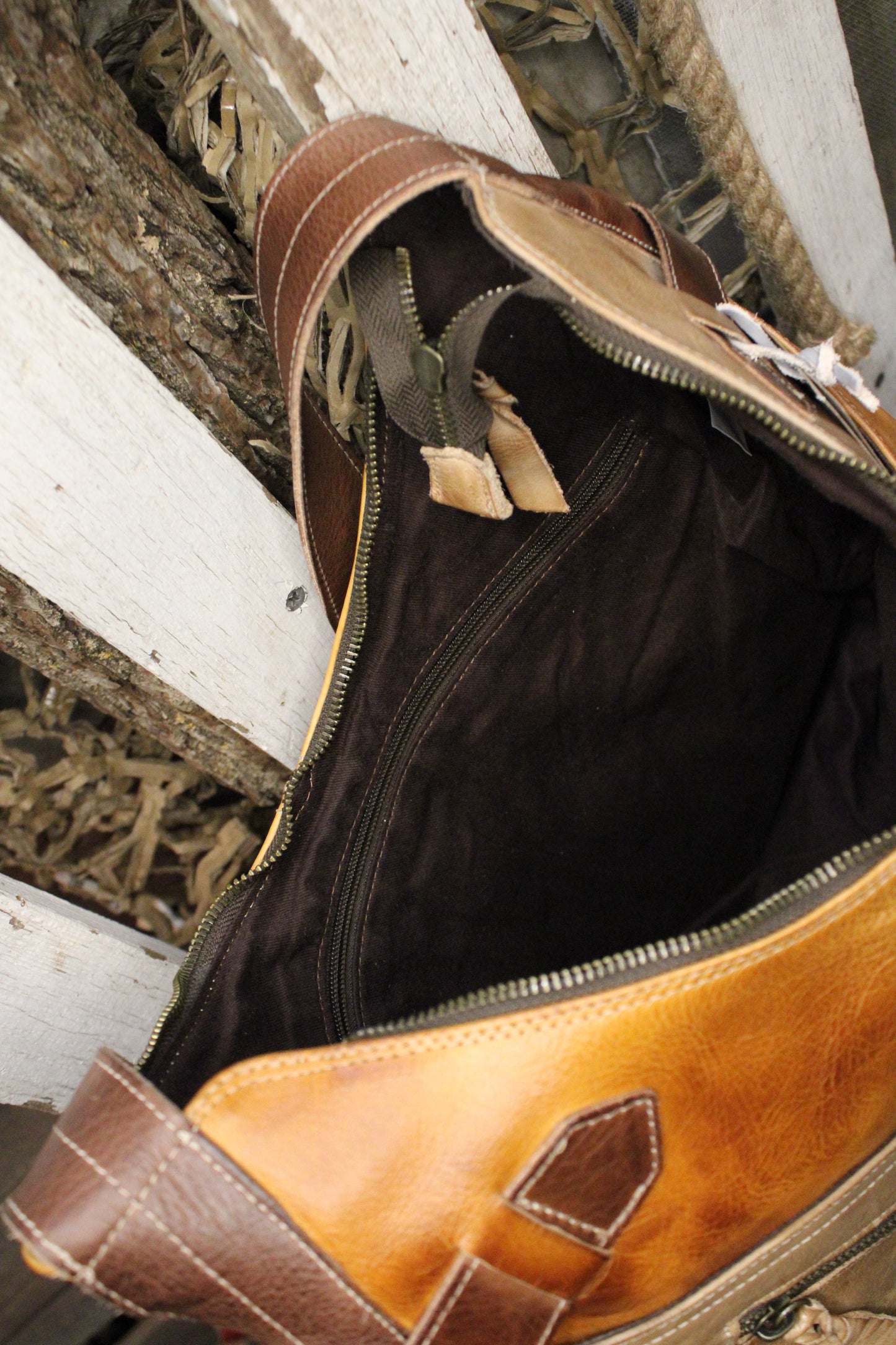 Bed|Stu Argus Cafe Latte Rustic Handbag