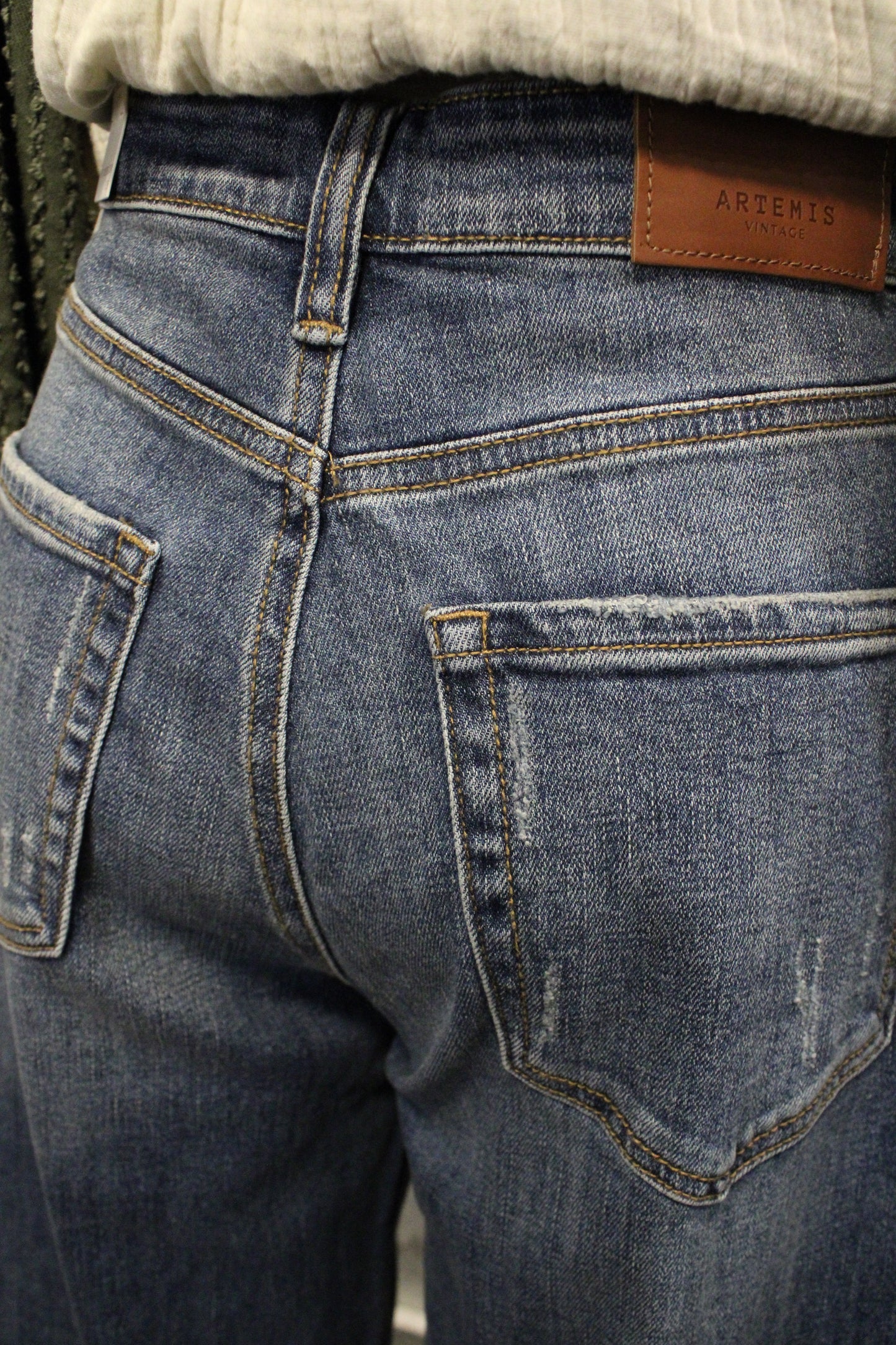 Honey High Rise Barrel Jeans