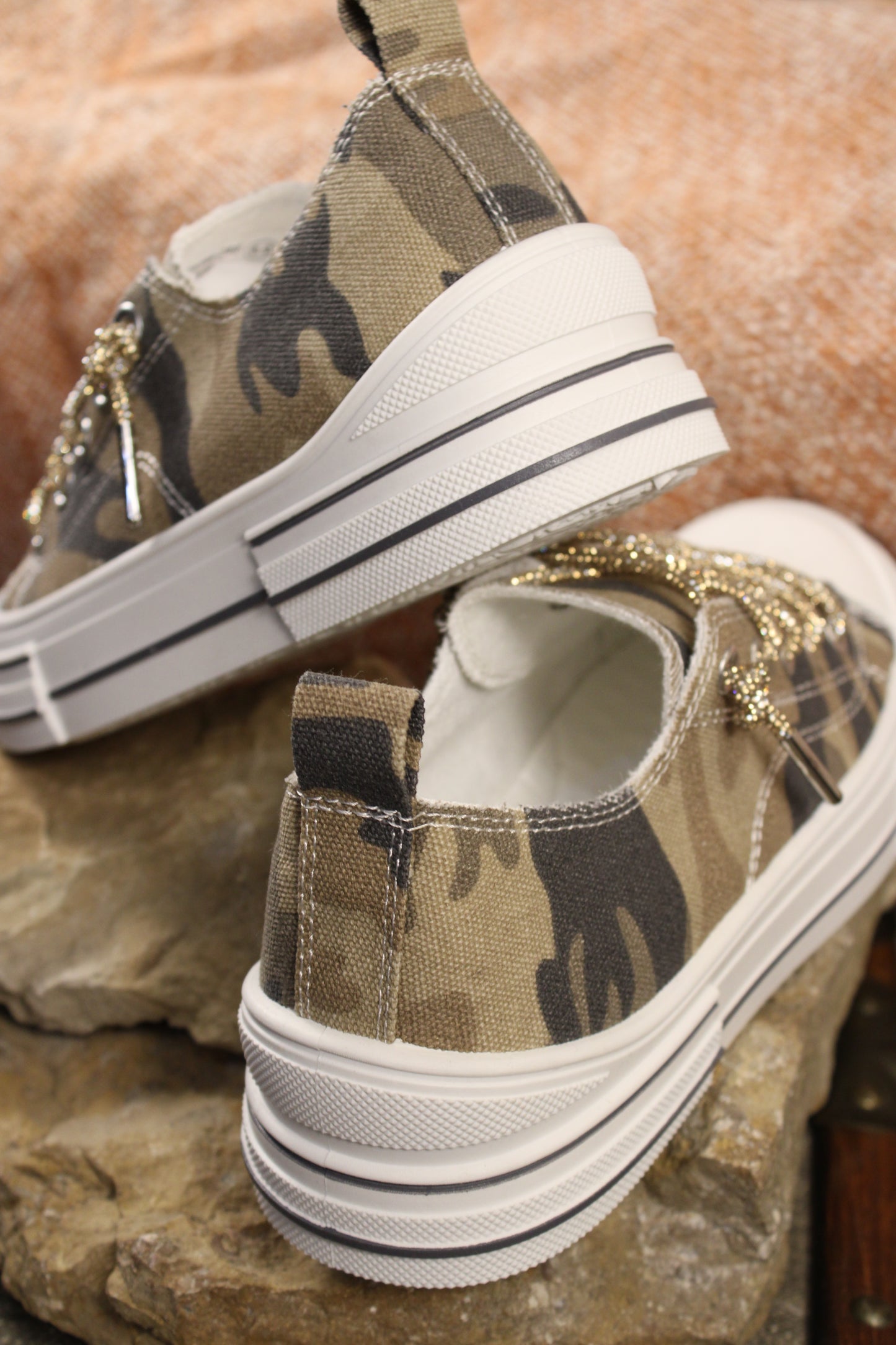 Aman Camo Sneakers