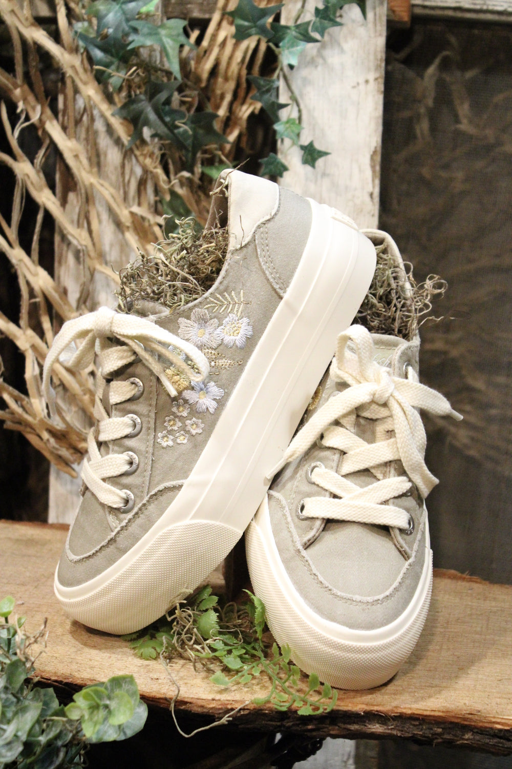 Sadie Sun 3 Sneaker