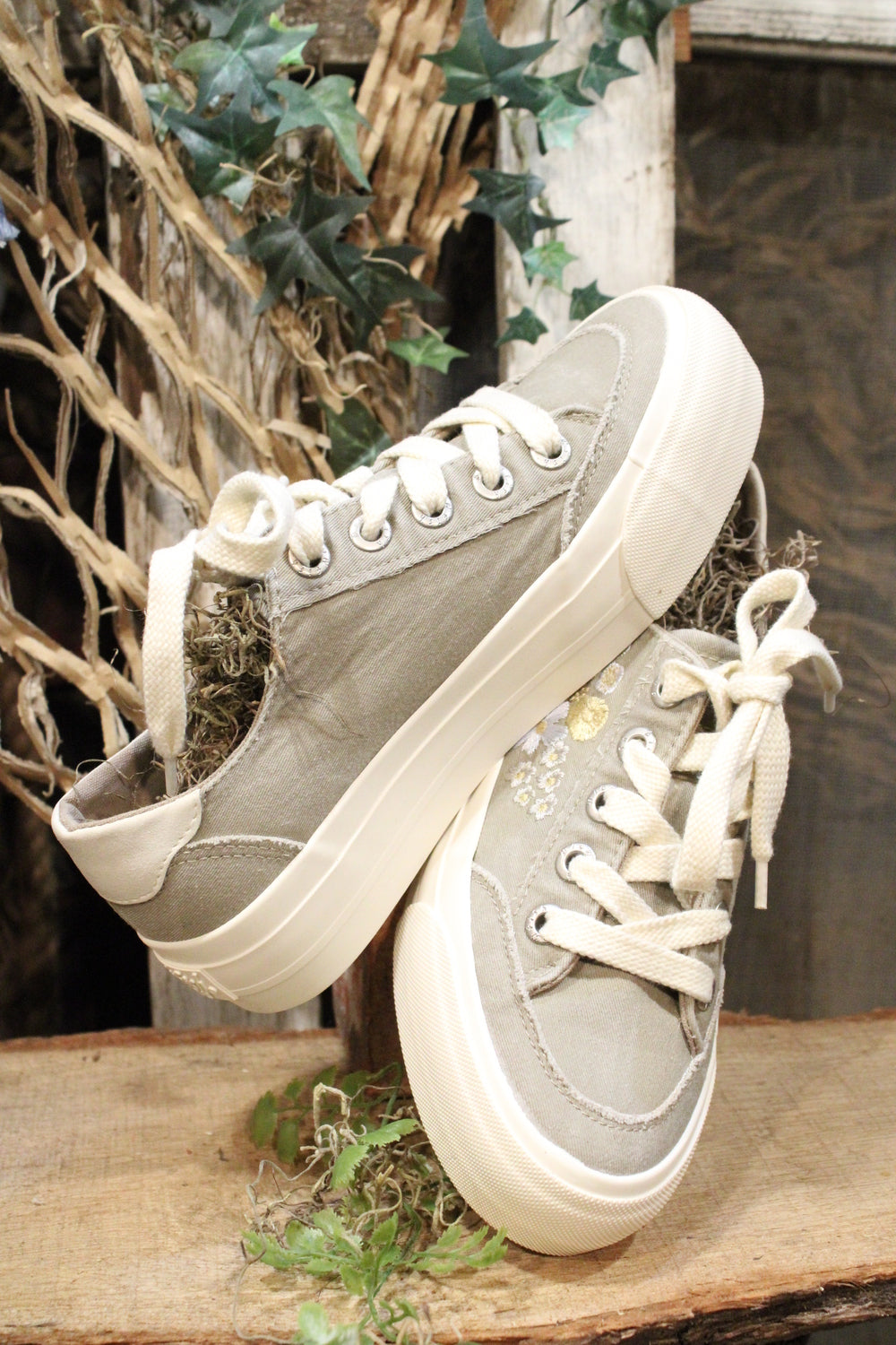Sadie Sun 3 Sneaker