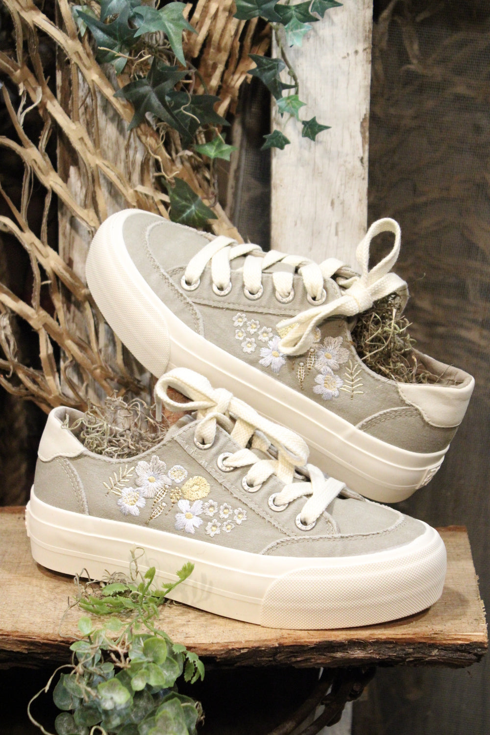 Sadie Sun 3 Sneaker