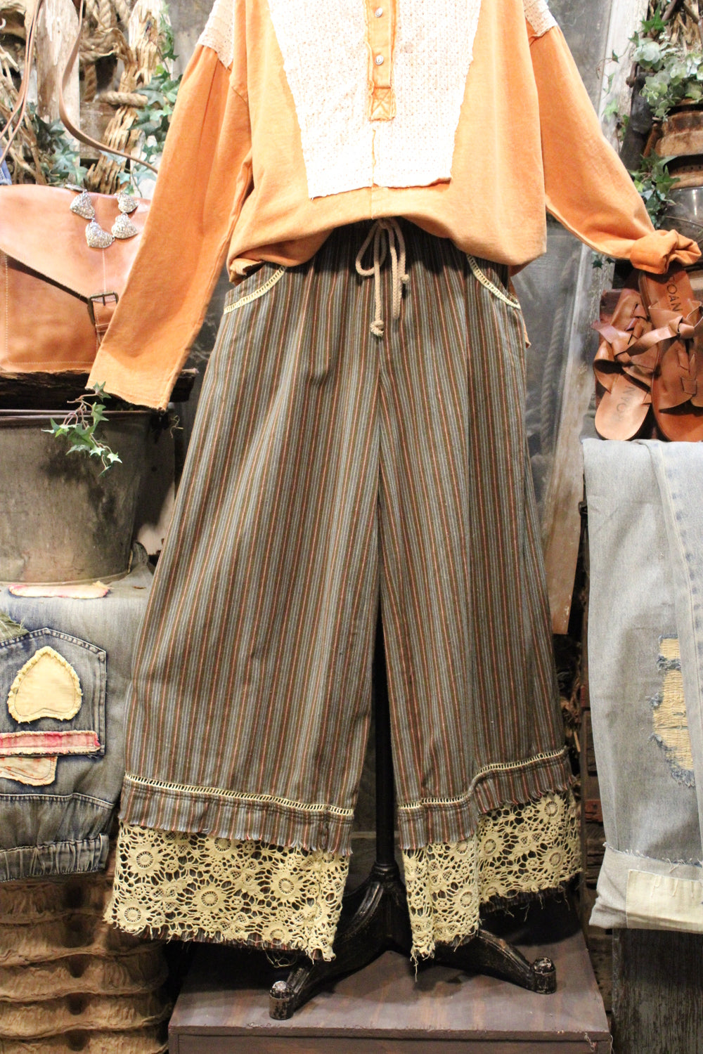 Lasso Lace Pants