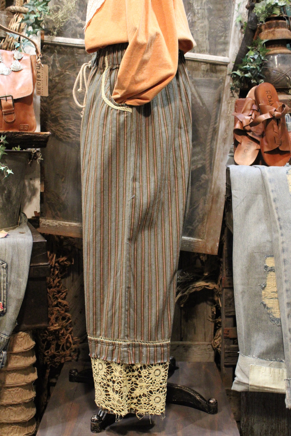 Lasso Lace Pants