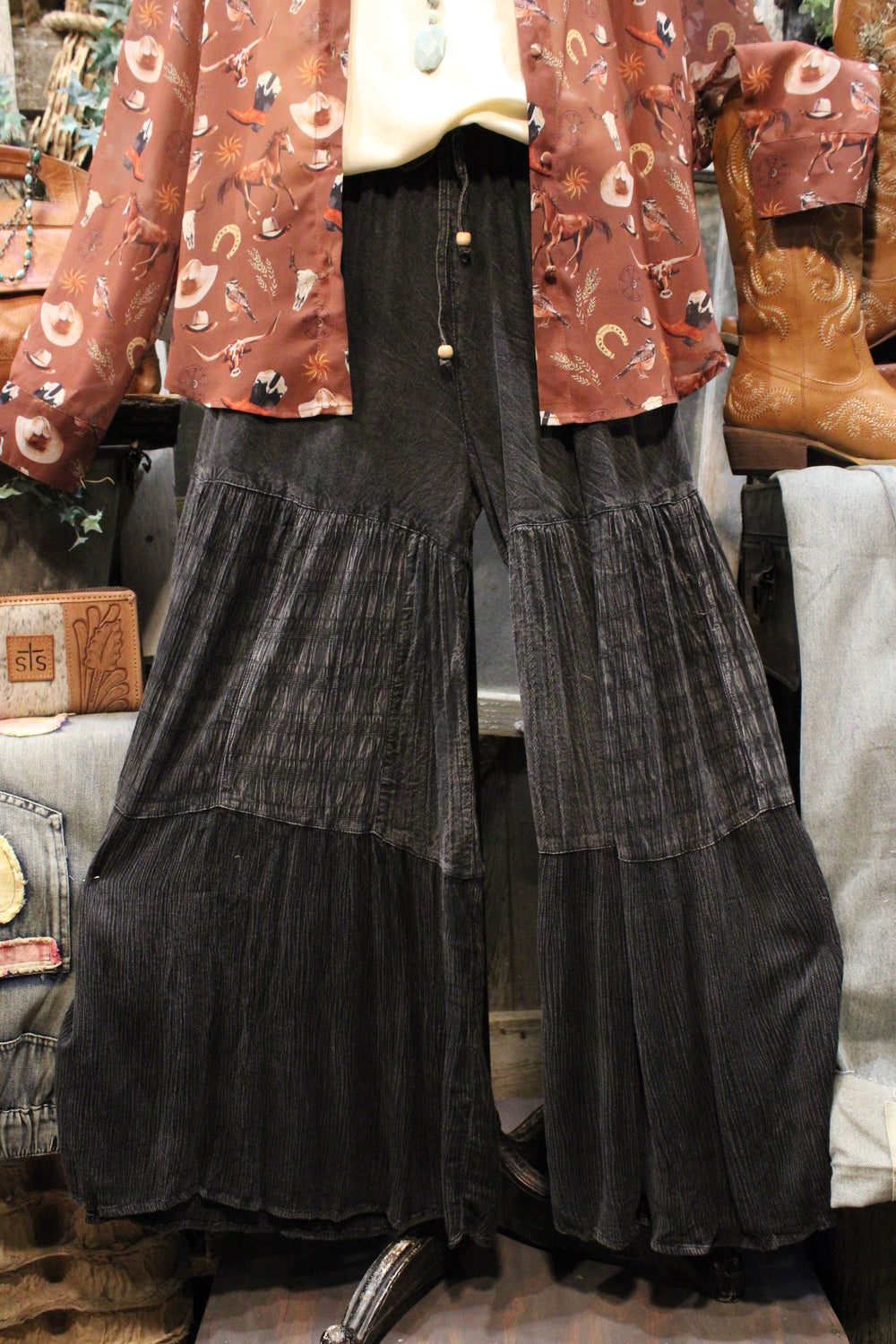 Wiggle Wagon Black Pants