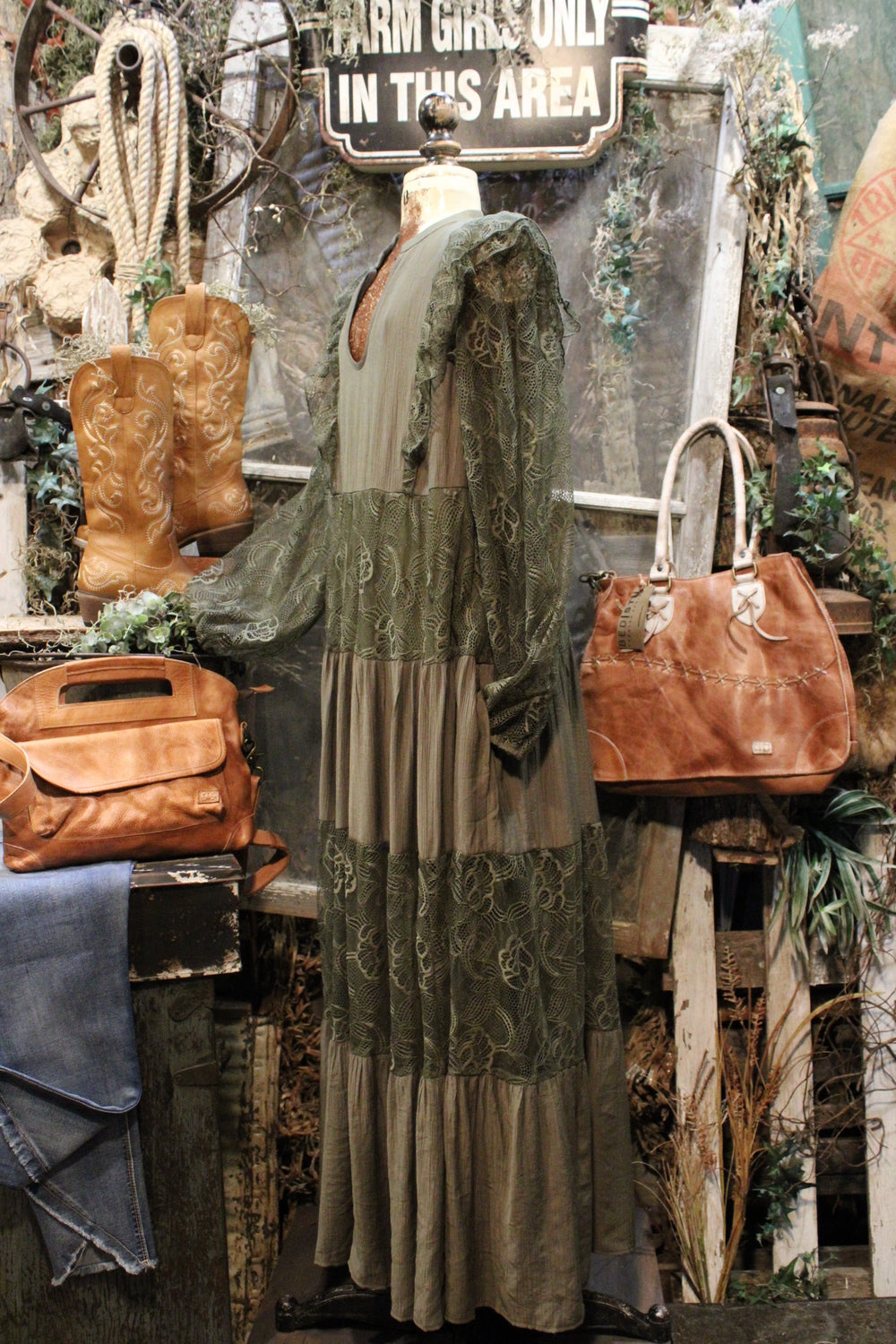 Swinging Saddle Maxi