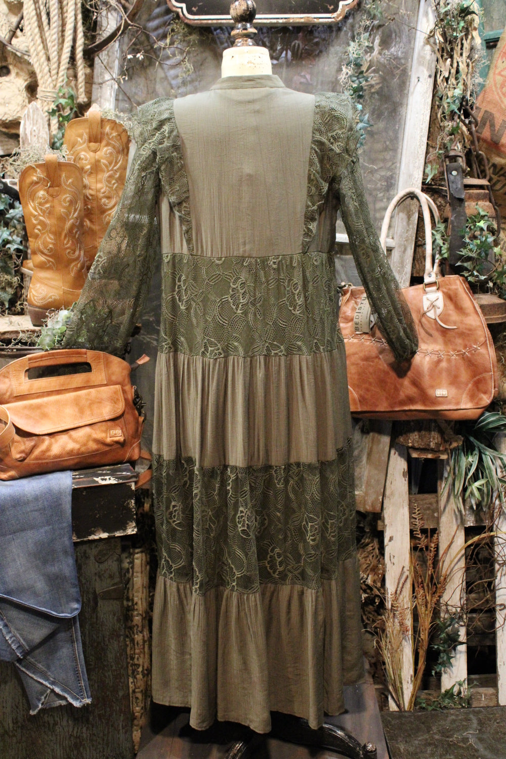 Swinging Saddle Maxi