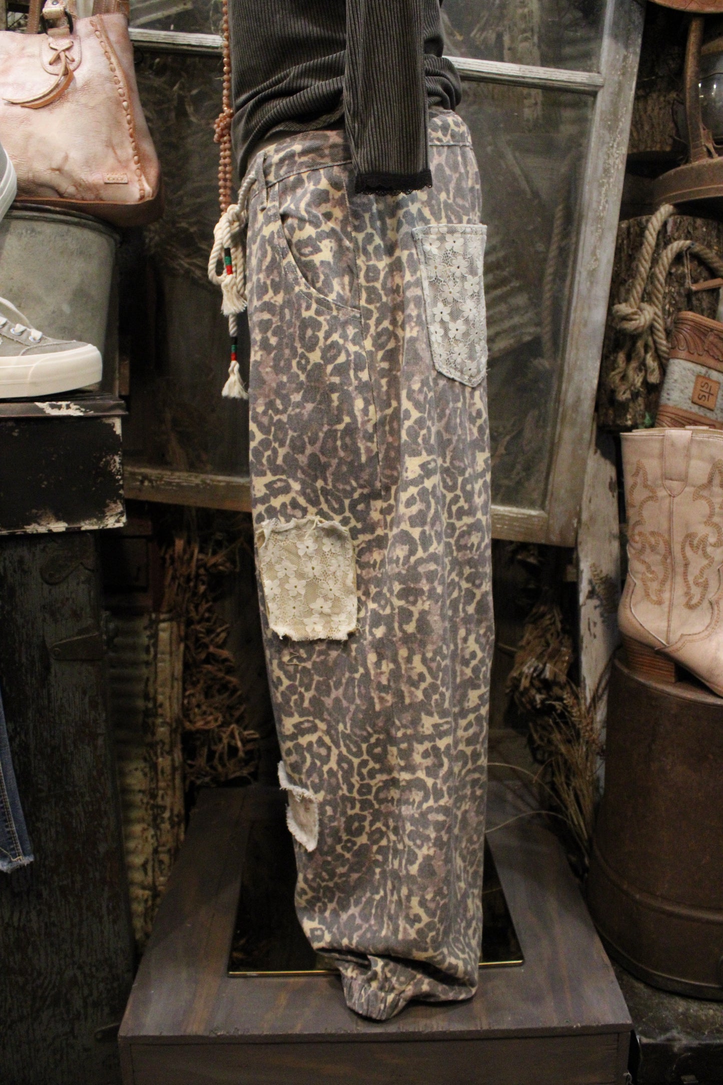 DEFinately LEOPARD Pants