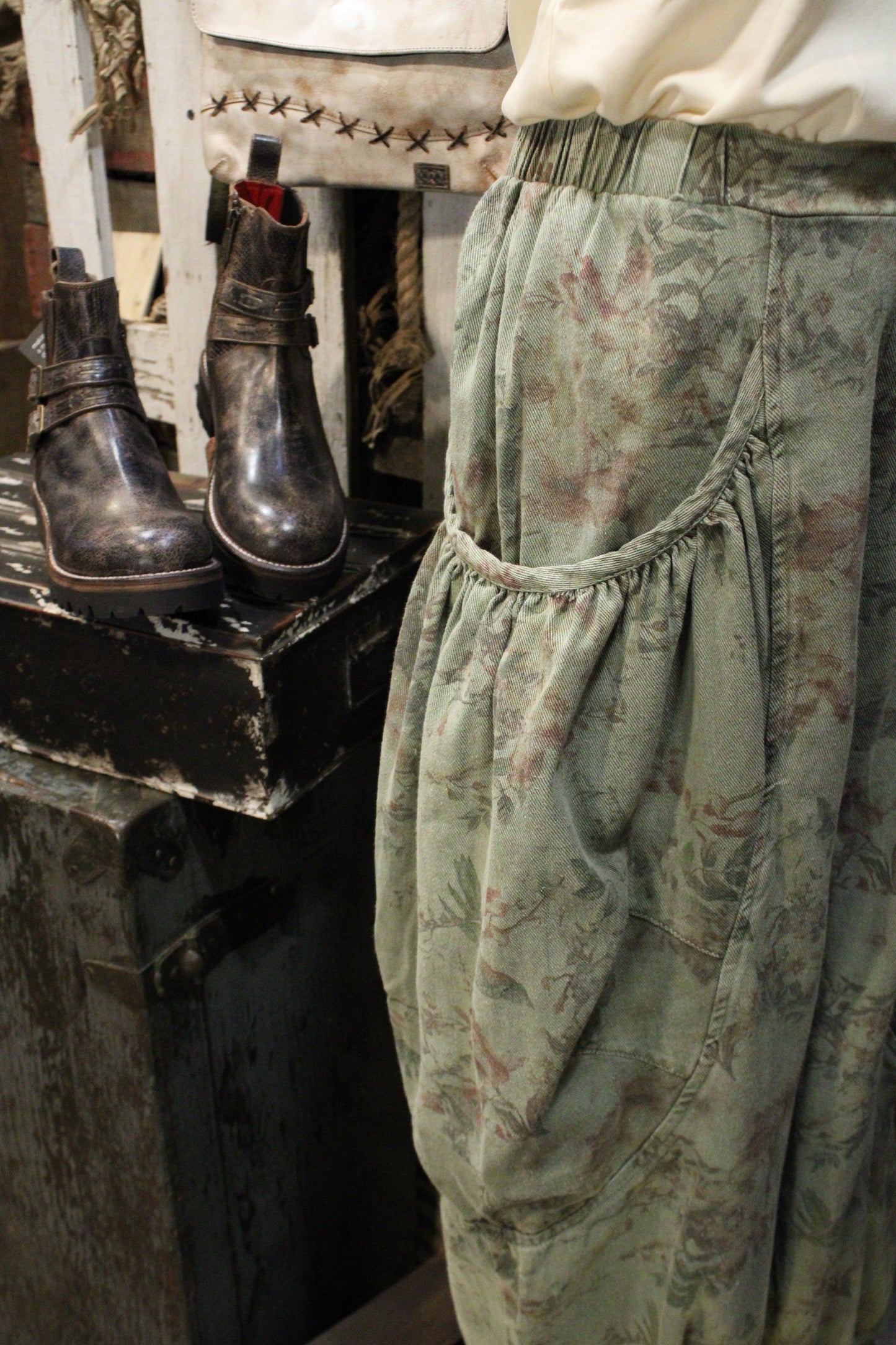 Vintage Garden Floral Pants
