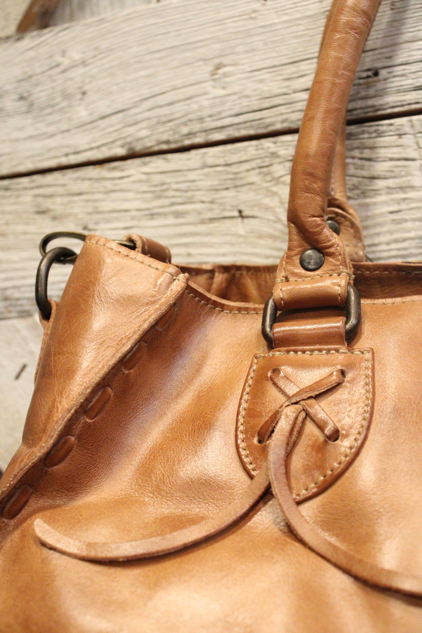 Bed|Stu Rockaway Tan Rustic Handbag