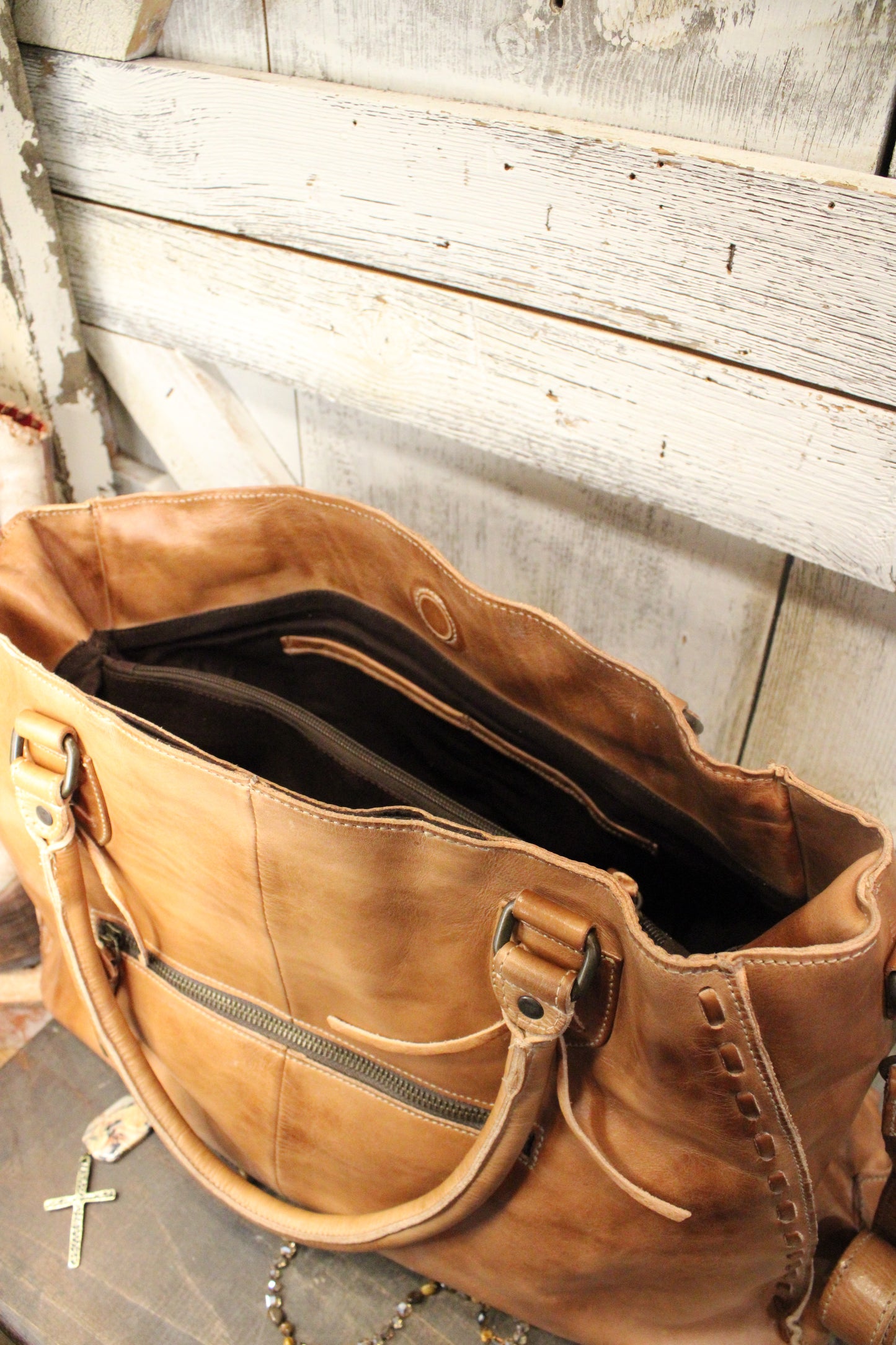 Bed|Stu Rockaway Tan Rustic Handbag