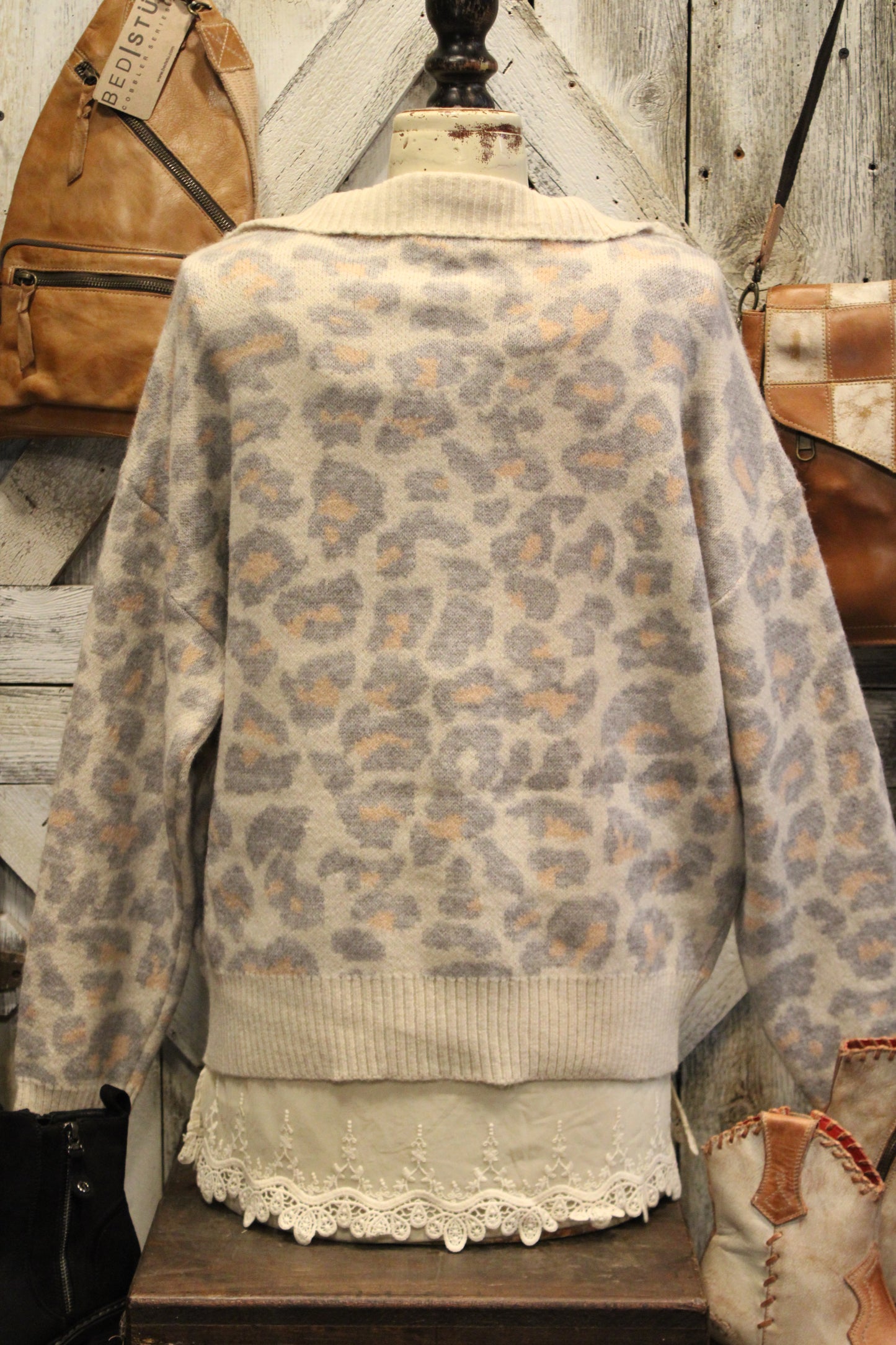 Prowl & Lounge Leopard Pullover
