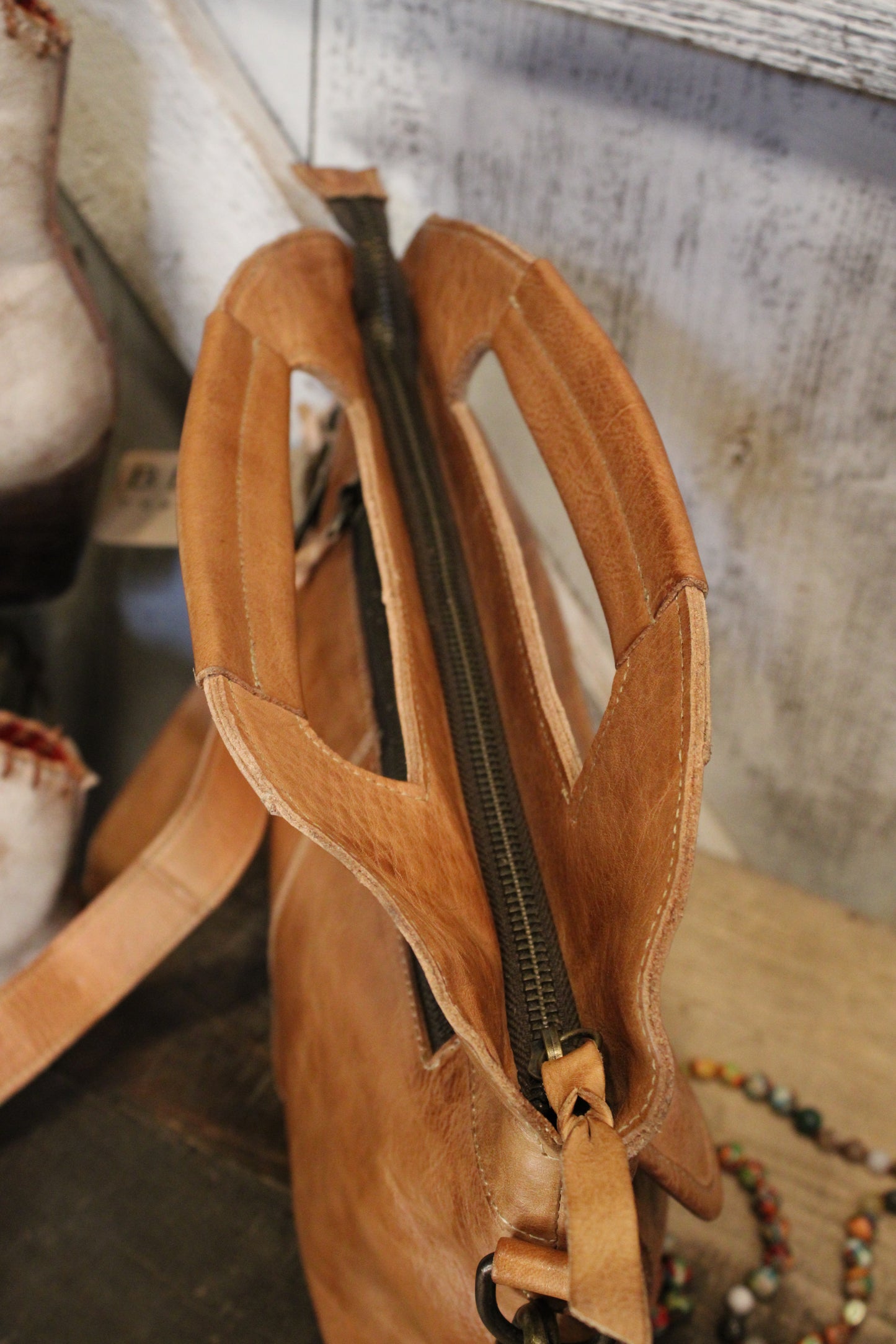 Bed|Stu Greenway Tan Rustic Handbag