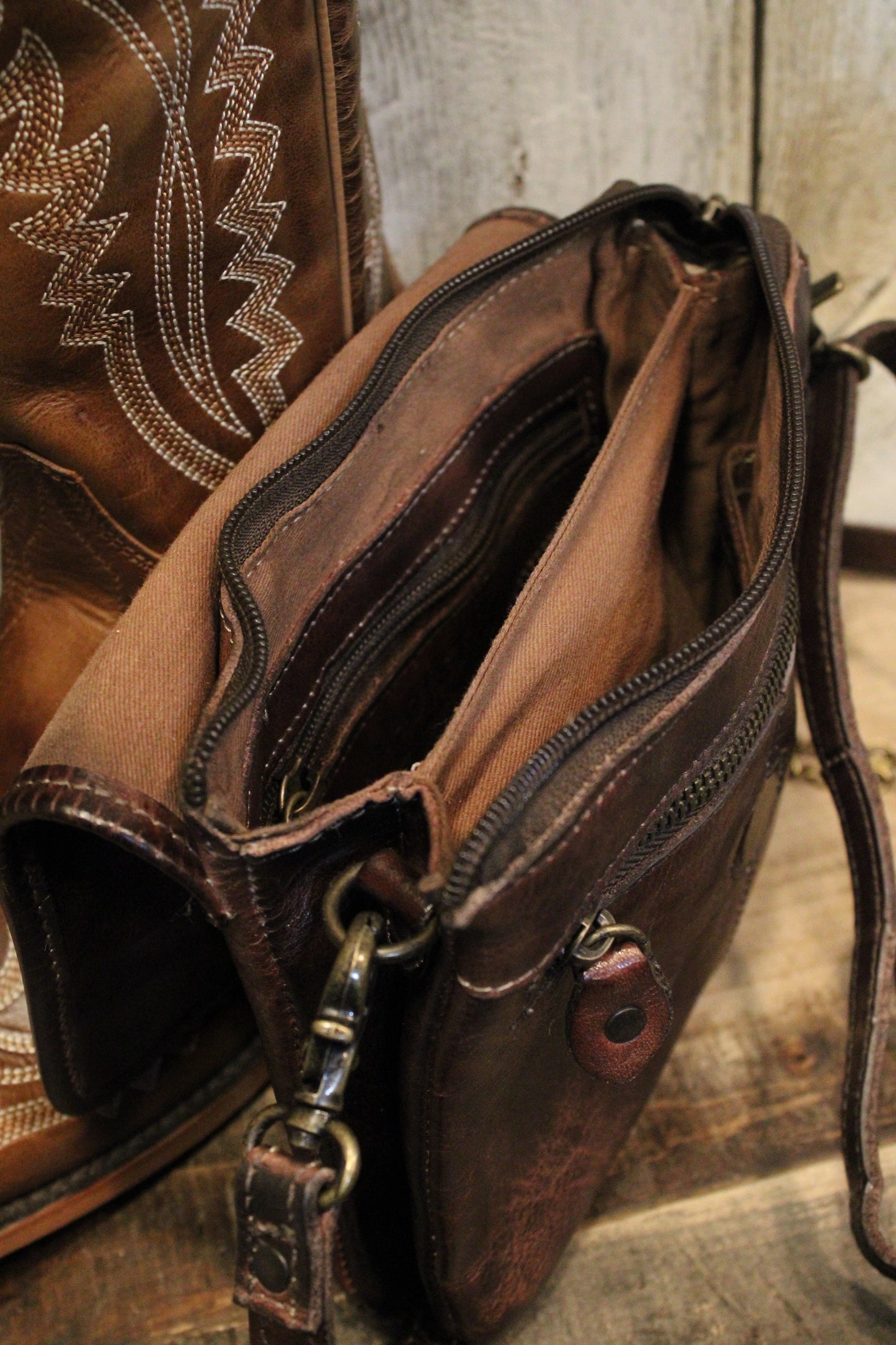 Bed|Stu Ziggy Teak Rustic Handbag