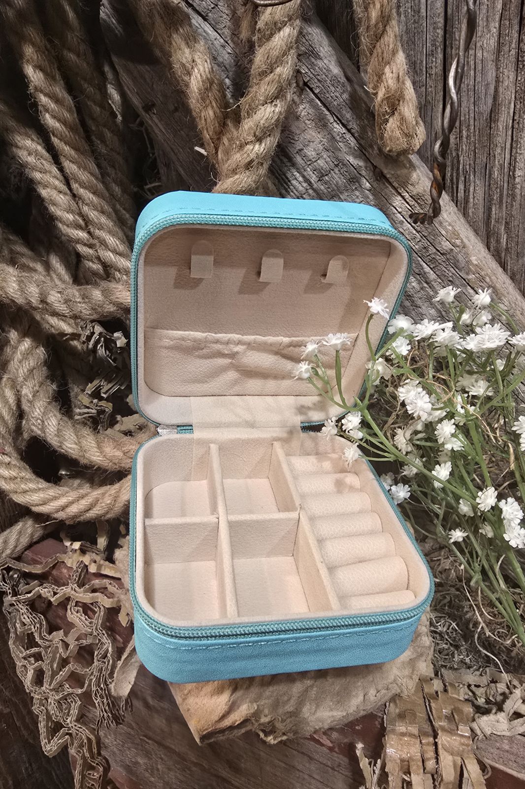 Hit The Road Turquoise Traveling Jewelry Box