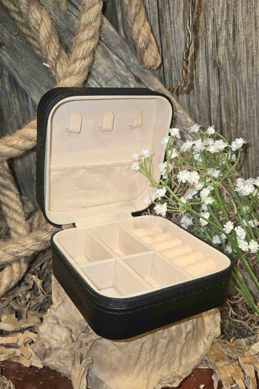 Hit The Road Black Traveling Jewelry Box