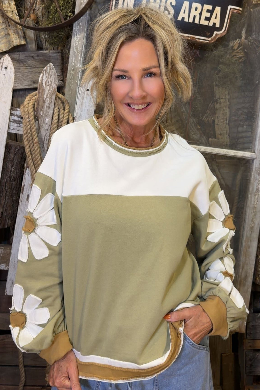 Earth &amp; Petal Daisy Top