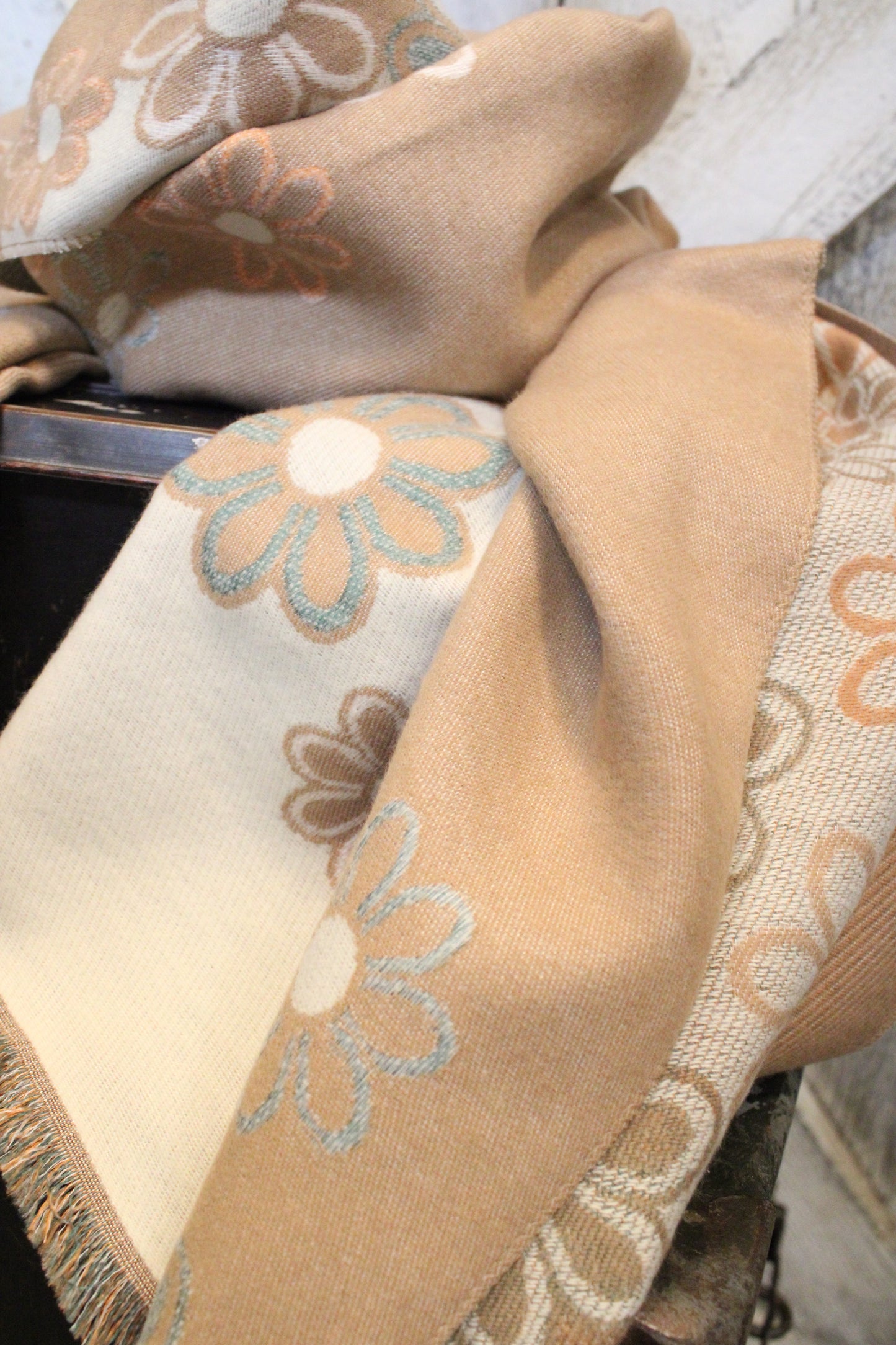 Buttery Soft Retro Daisy Scarf