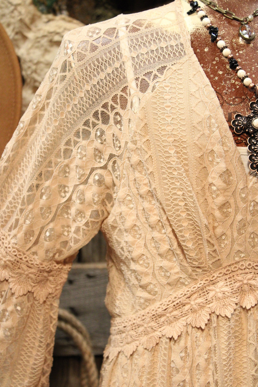 follow my lead dress beige ELEGANT DRESSING TIPS, 1 Keep the palette calm:, Neutrals like beige, ivory, black, navy, and soft browns instantly feel refined. You dont need head-to-toe beige.just let one calm tone