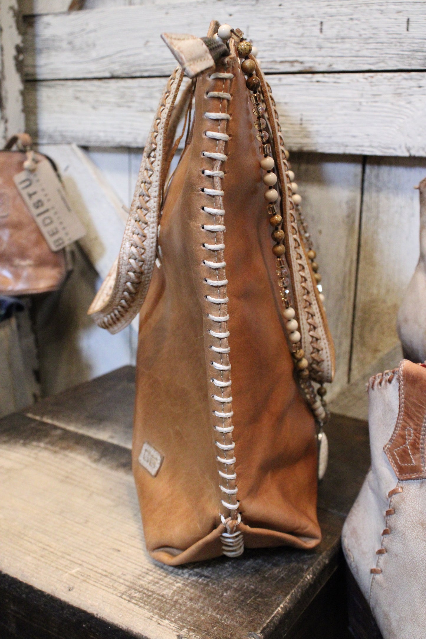 Bed|Stu Barra II Tan Rustic Nectar Lux Handbag