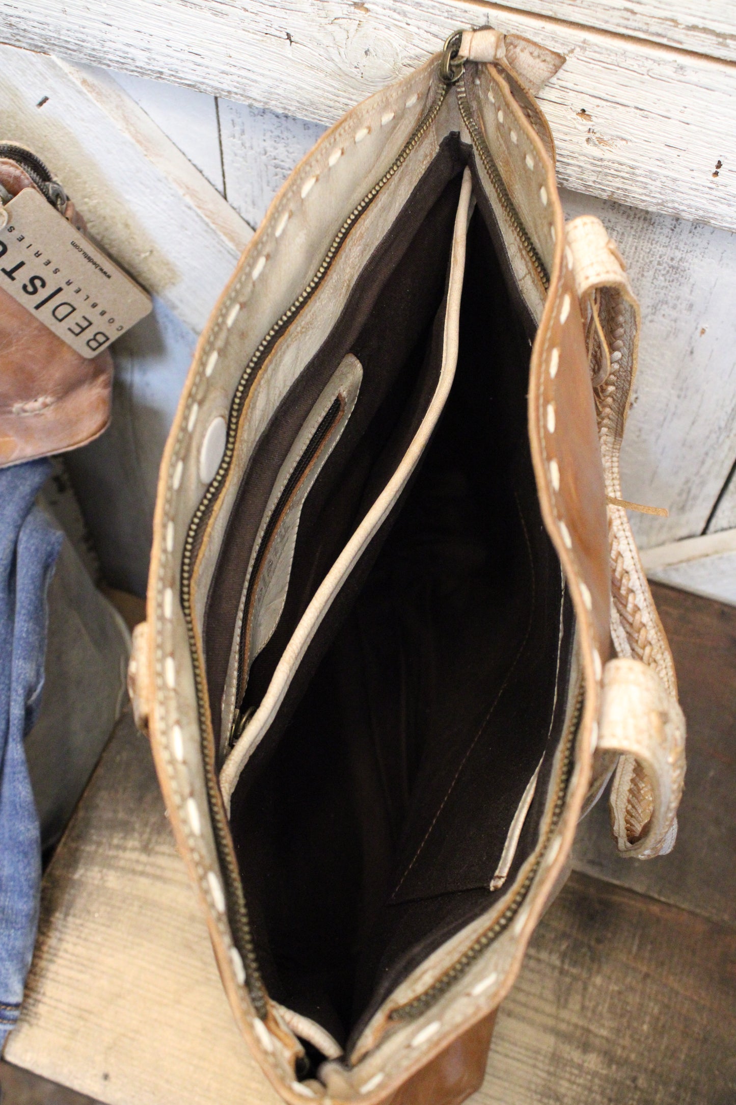 Bed|Stu Barra II Tan Rustic Nectar Lux Handbag