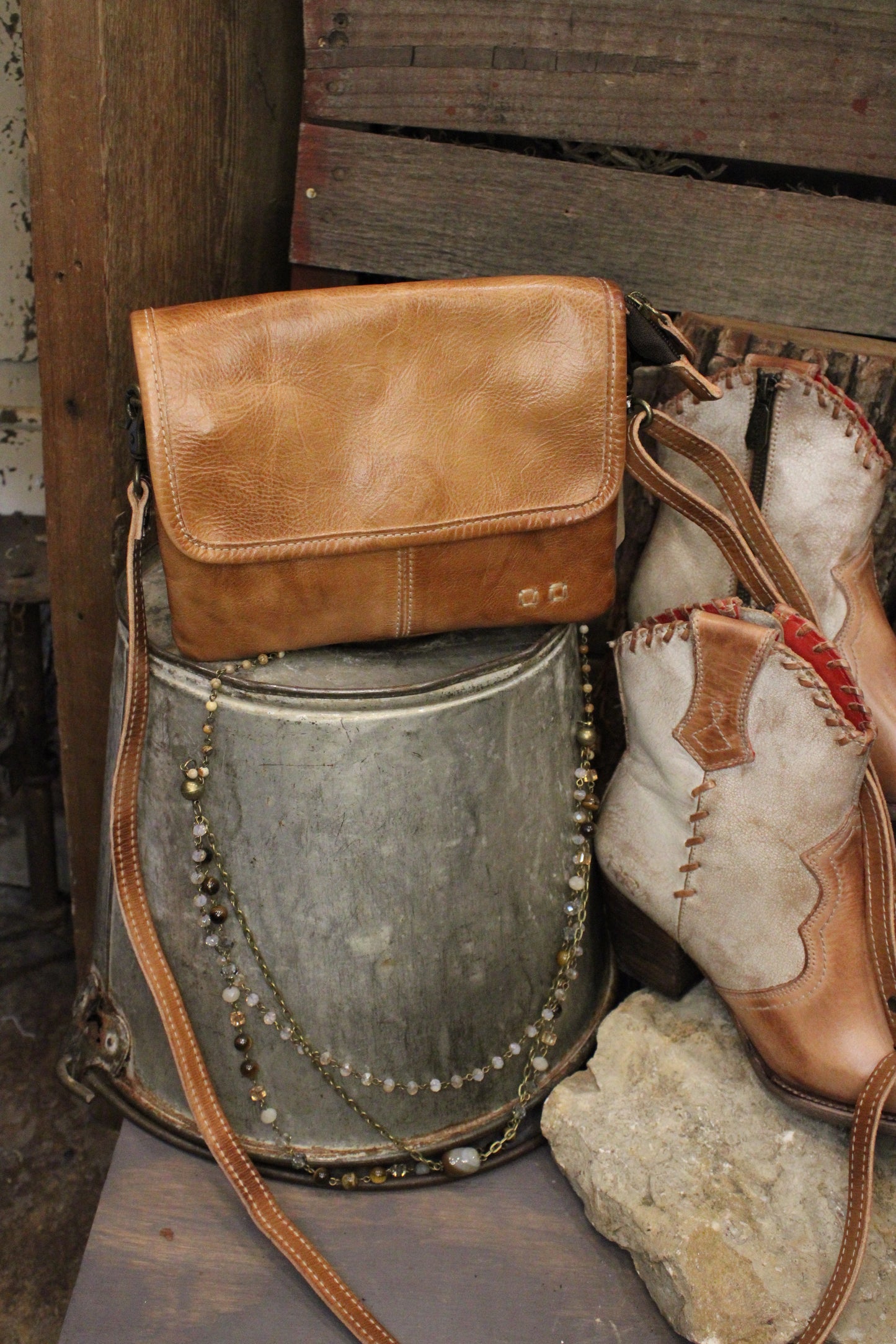 Bed|Stu Ziggy Tan Rustic Handbag