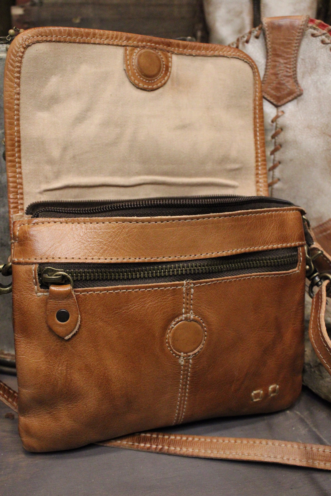 Bed|Stu Ziggy Tan Rustic Handbag
