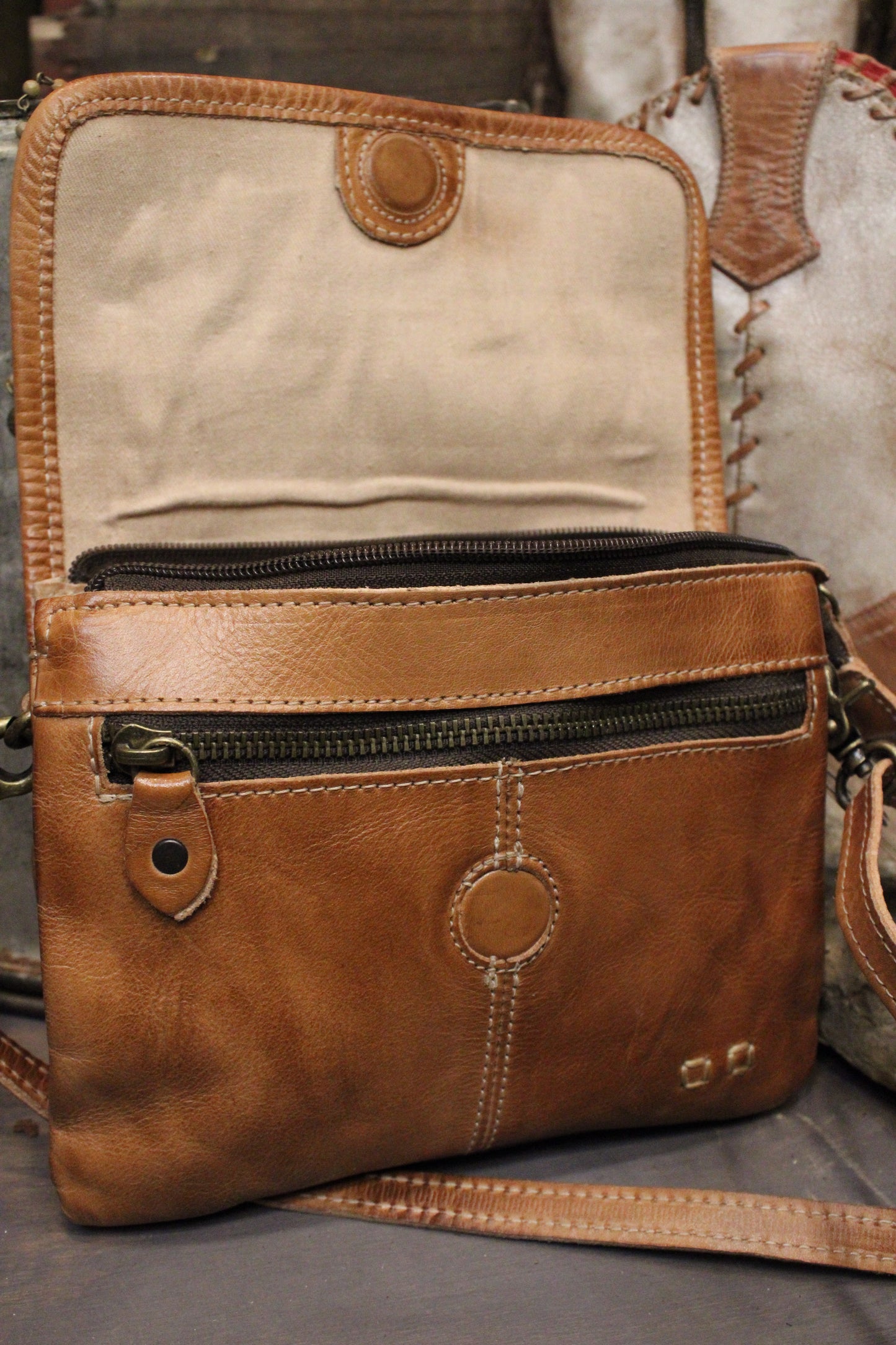 Bed|Stu Ziggy Tan Rustic Handbag