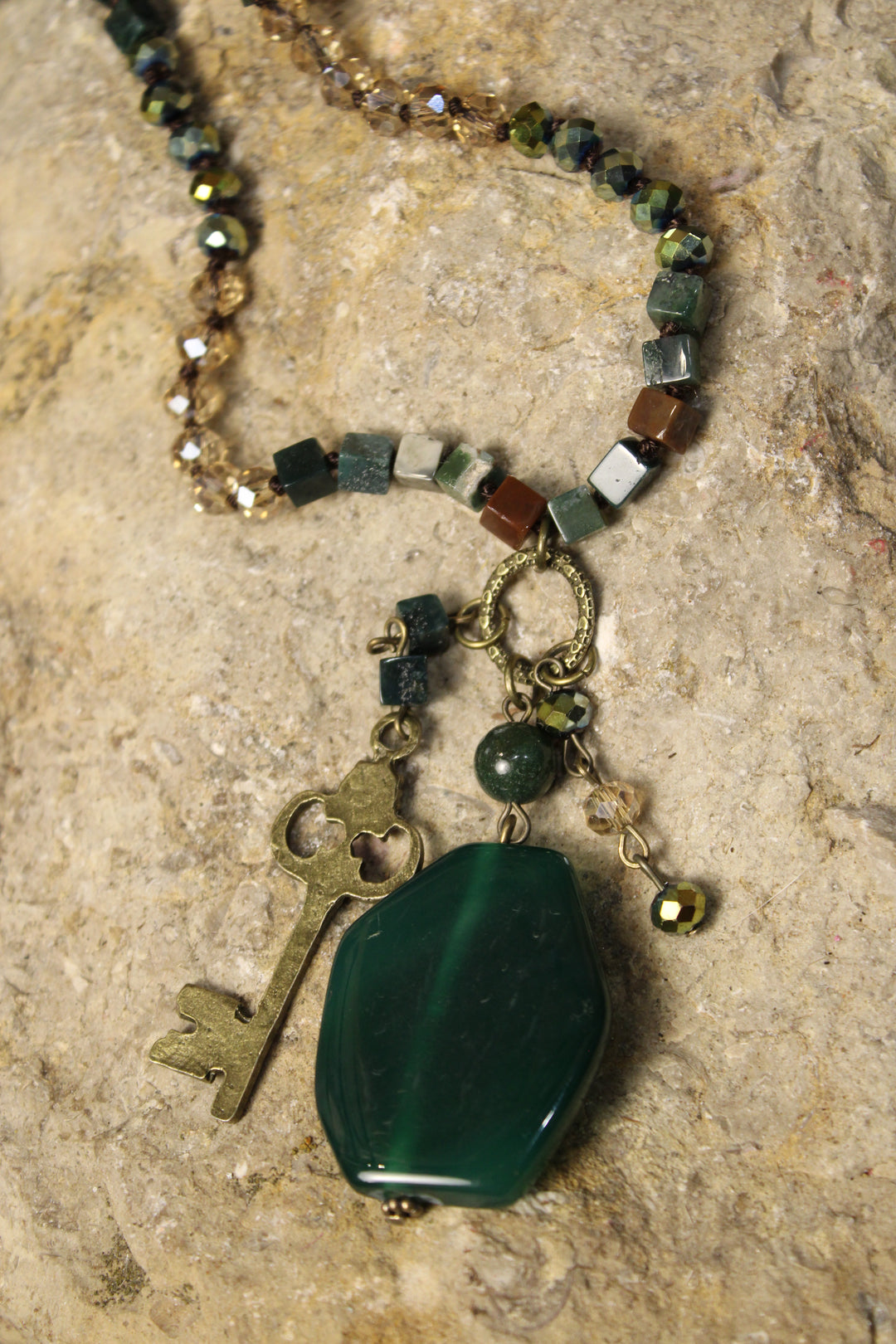 Suki India Agate Necklace