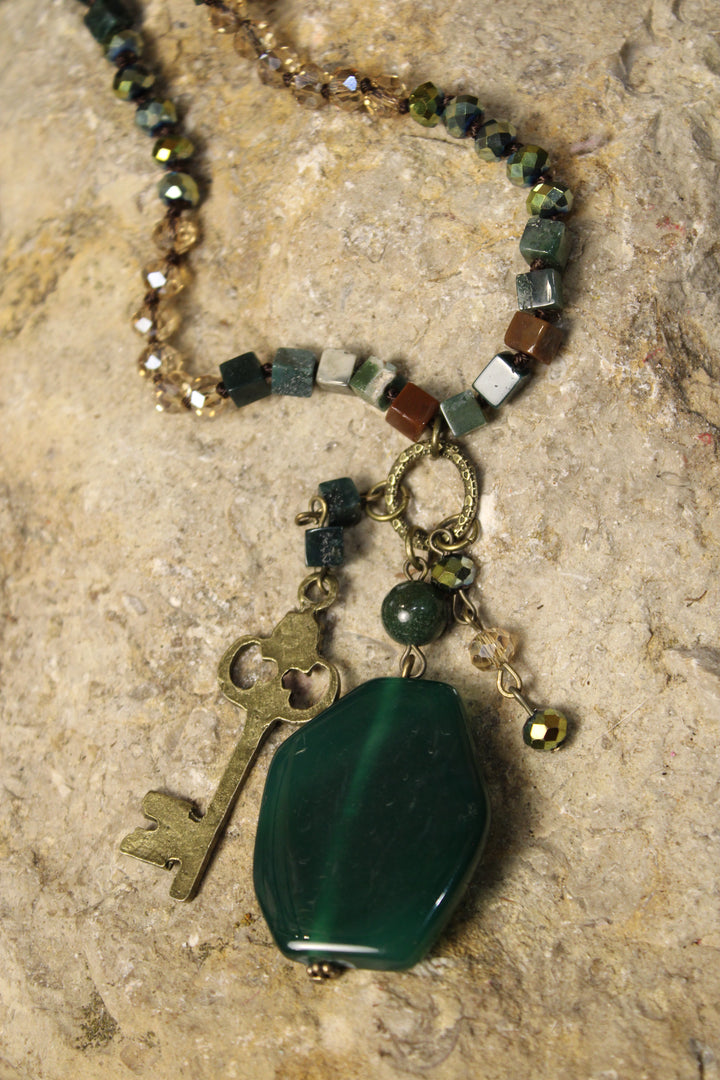 Suki India Agate Necklace