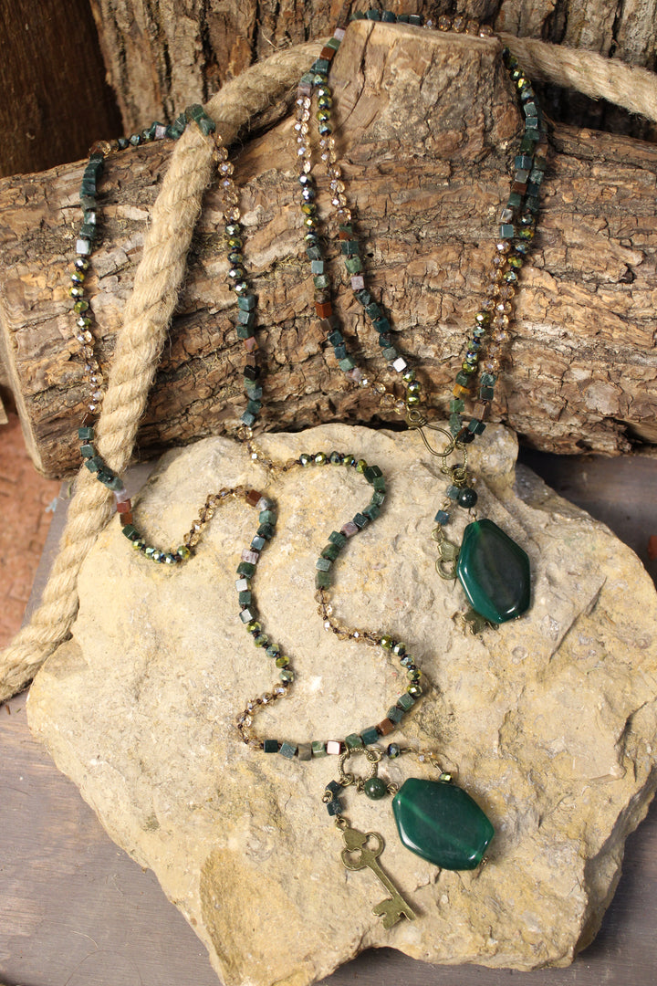 Suki India Agate Necklace