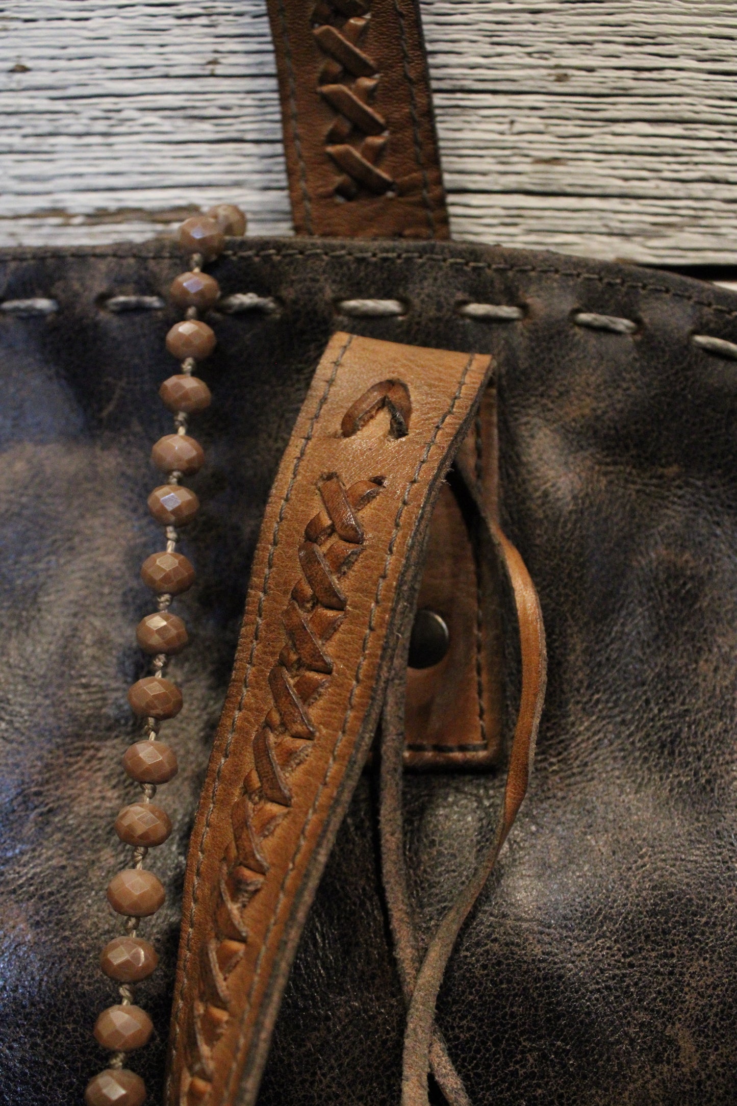 Bed|Stu Barra II Black Lux Tan Rustic Handbag