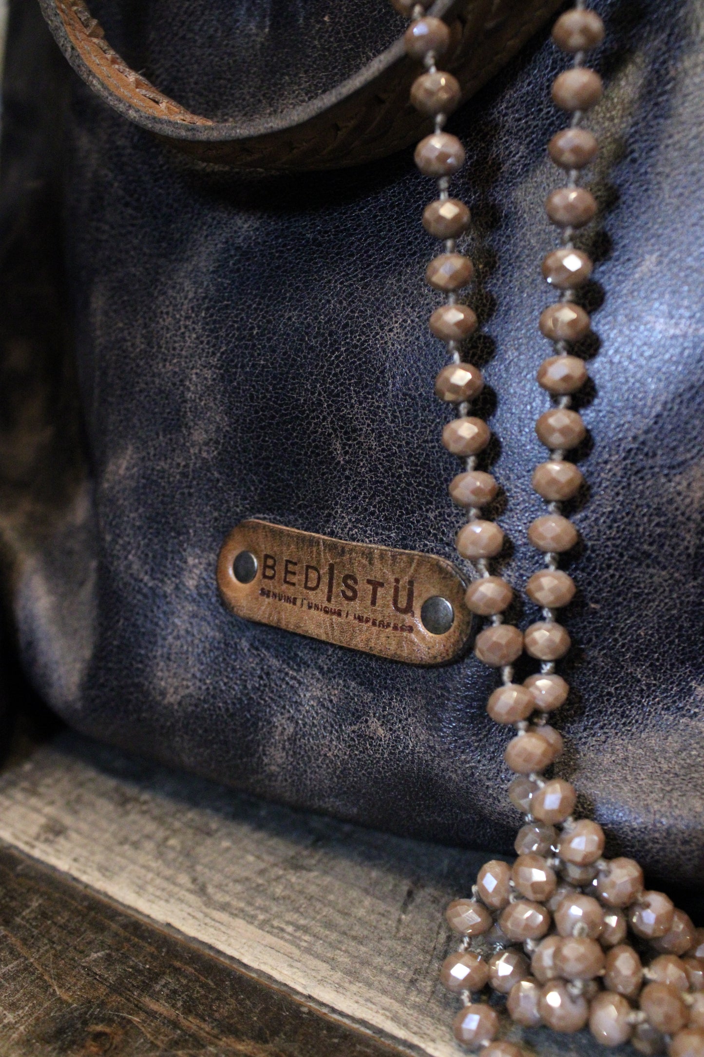 Bed|Stu Barra II Black Lux Tan Rustic Handbag