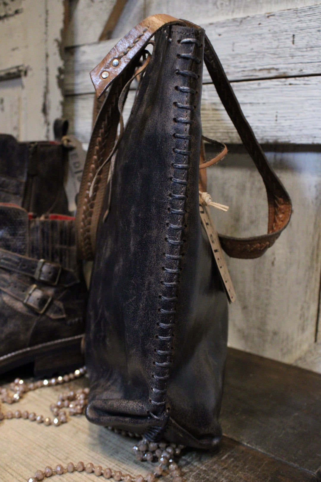 Bed|Stu Barra II Black Lux Tan Rustic Handbag