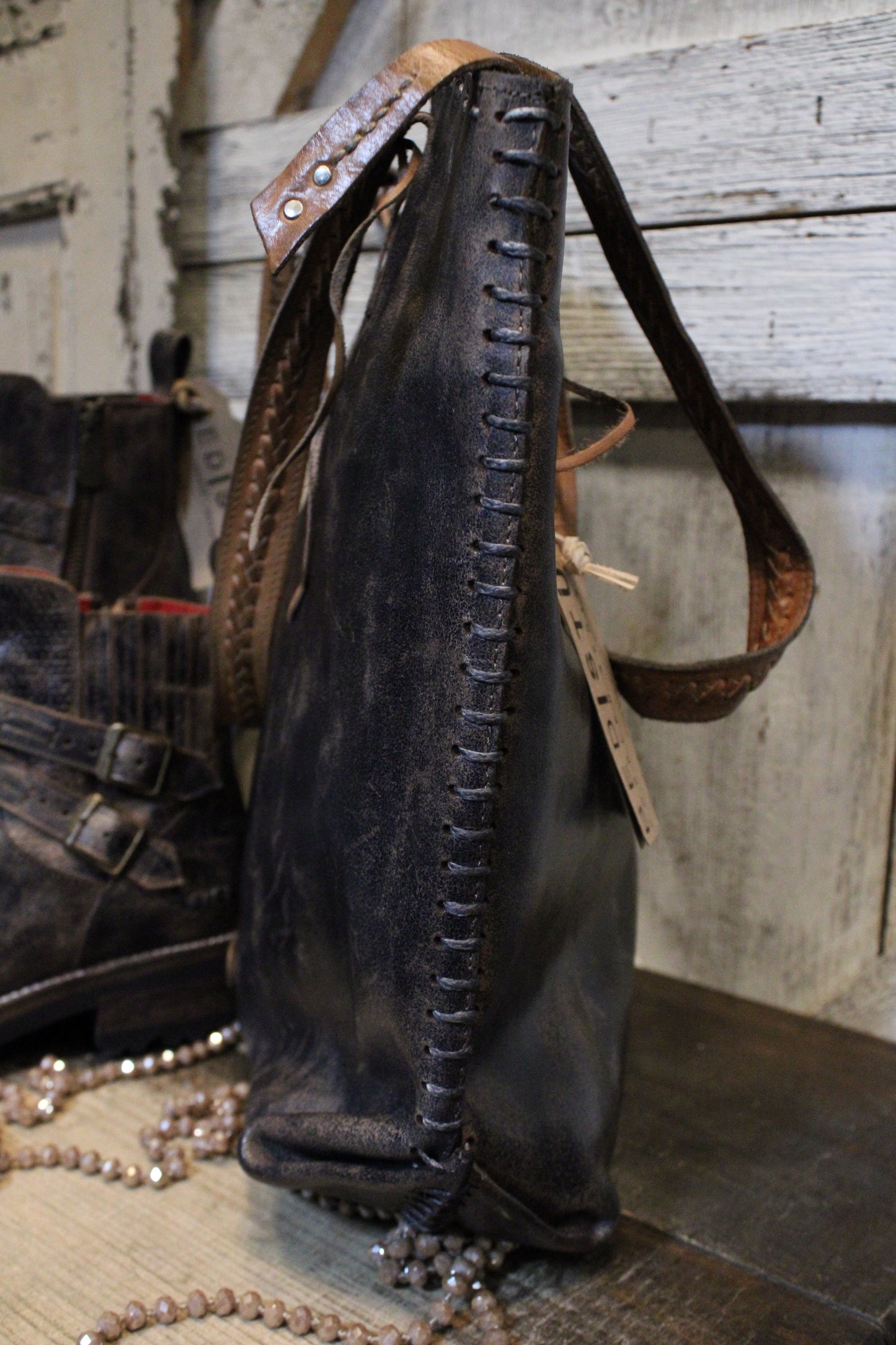 Bed|Stu Barra II Black Lux Tan Rustic Handbag