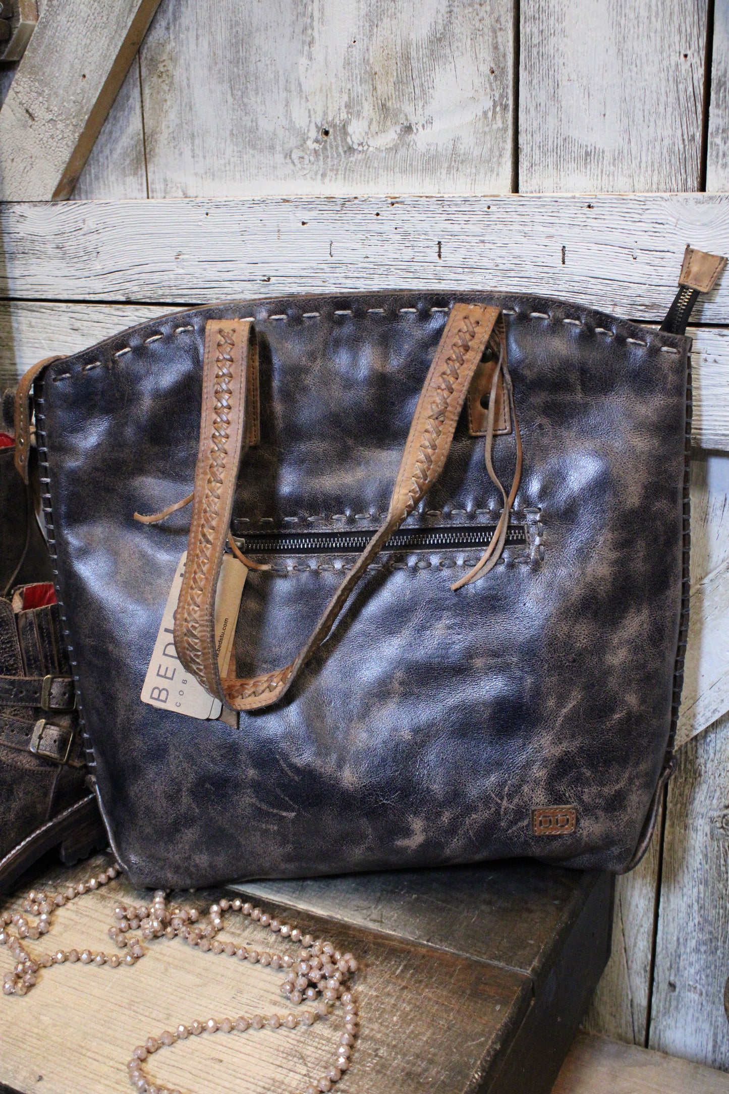 Bed|Stu Barra II Black Lux Tan Rustic Handbag