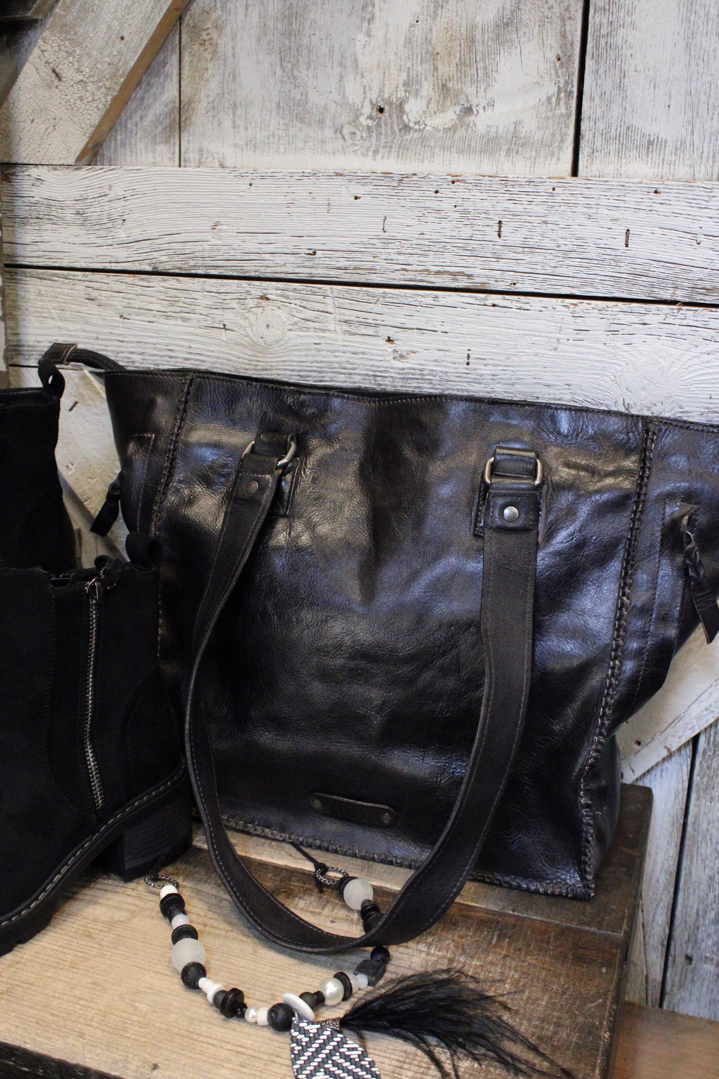 Bed|Stu Celindra LTC Black Rustic Handbag