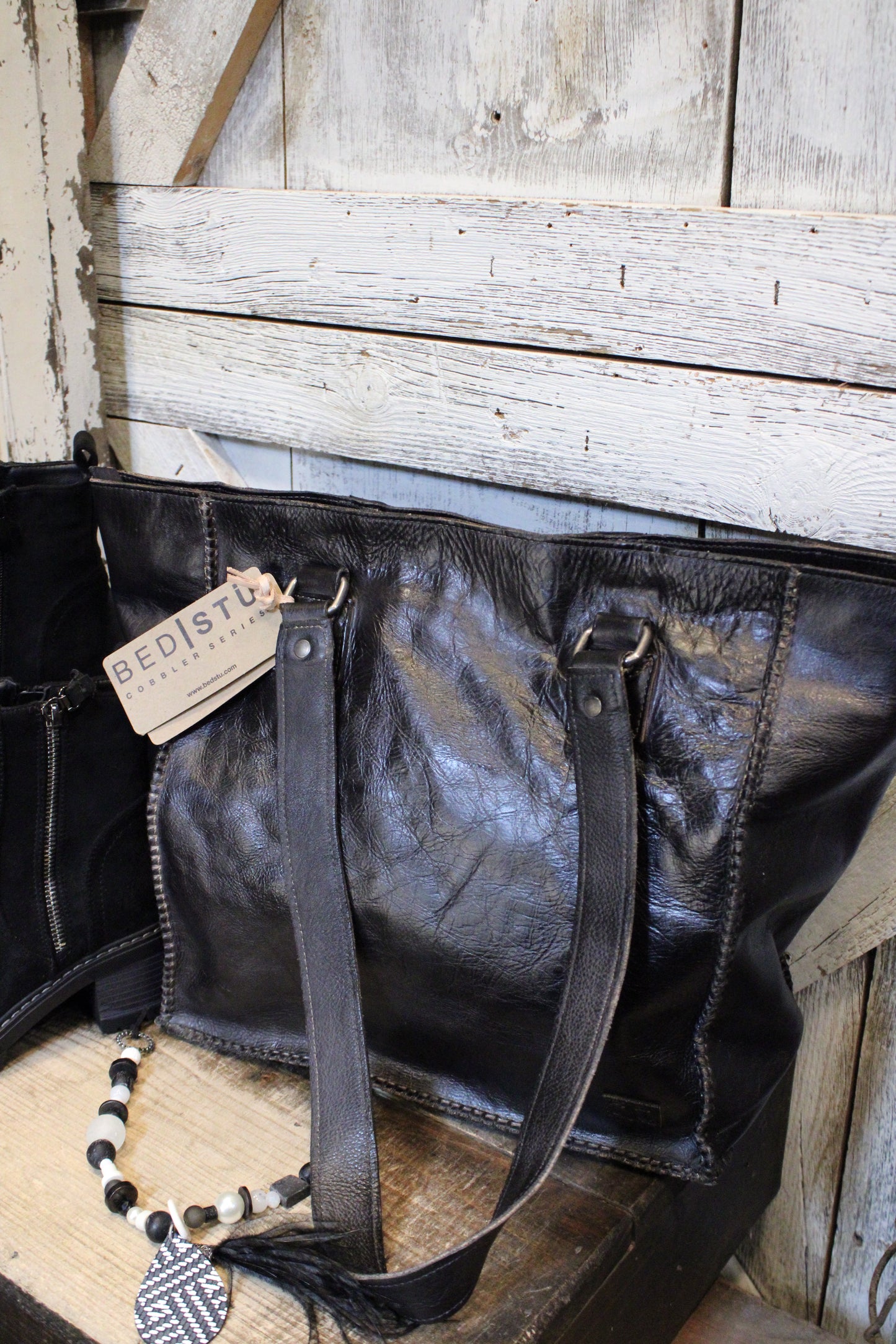 Bed|Stu Celindra LTC Black Rustic Handbag