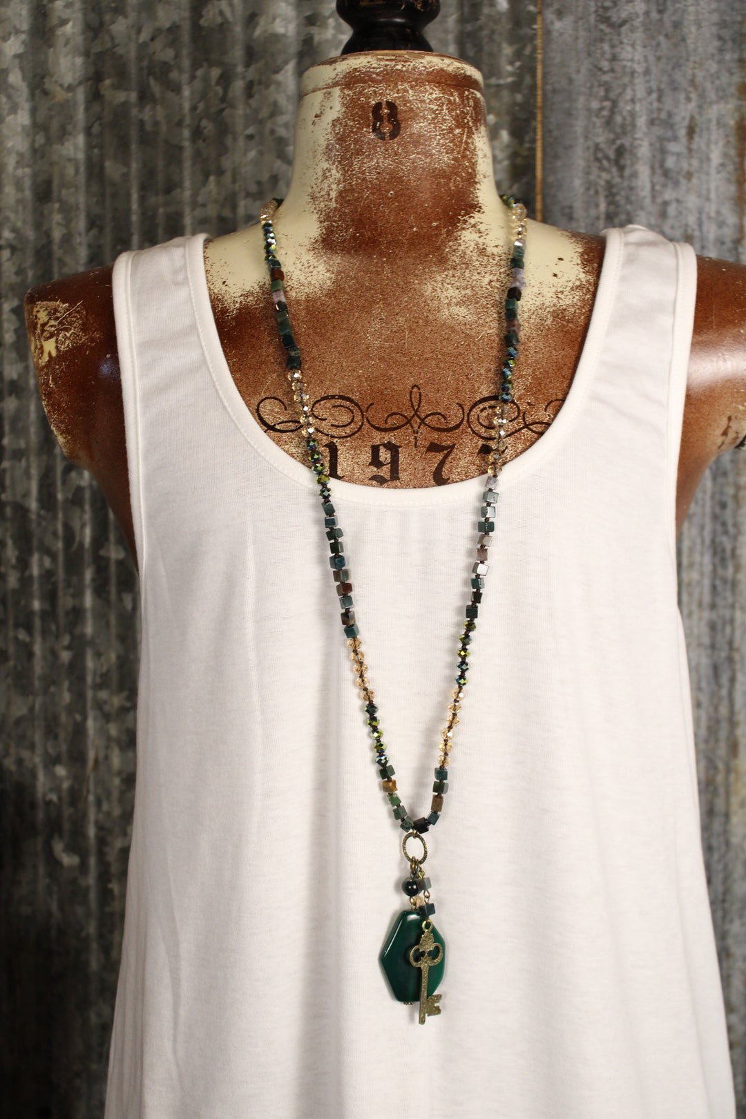 Suki India Agate Necklace