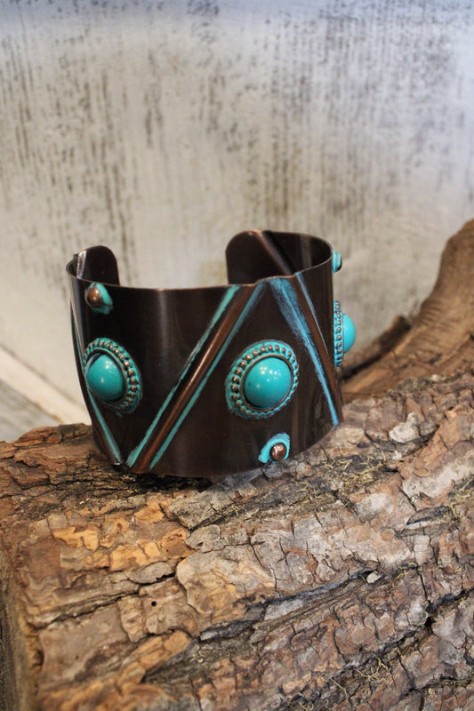 Artisan-Crafted Turquoise Cuff