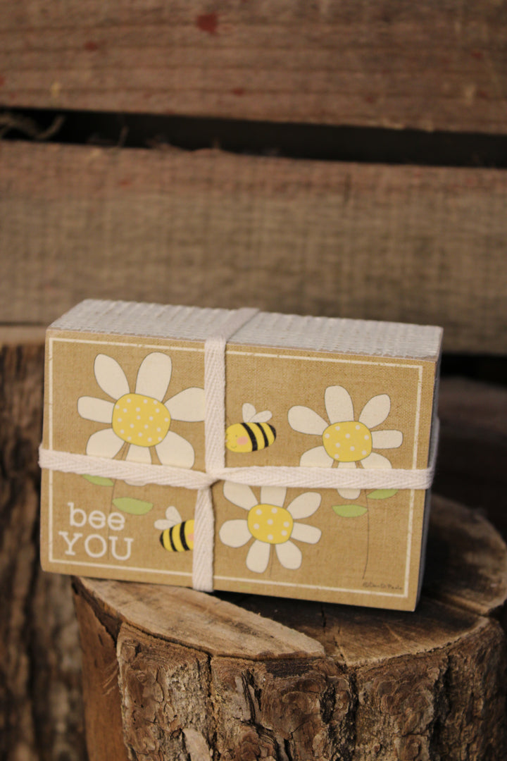 Bee You Box Sign &amp; Sock Set