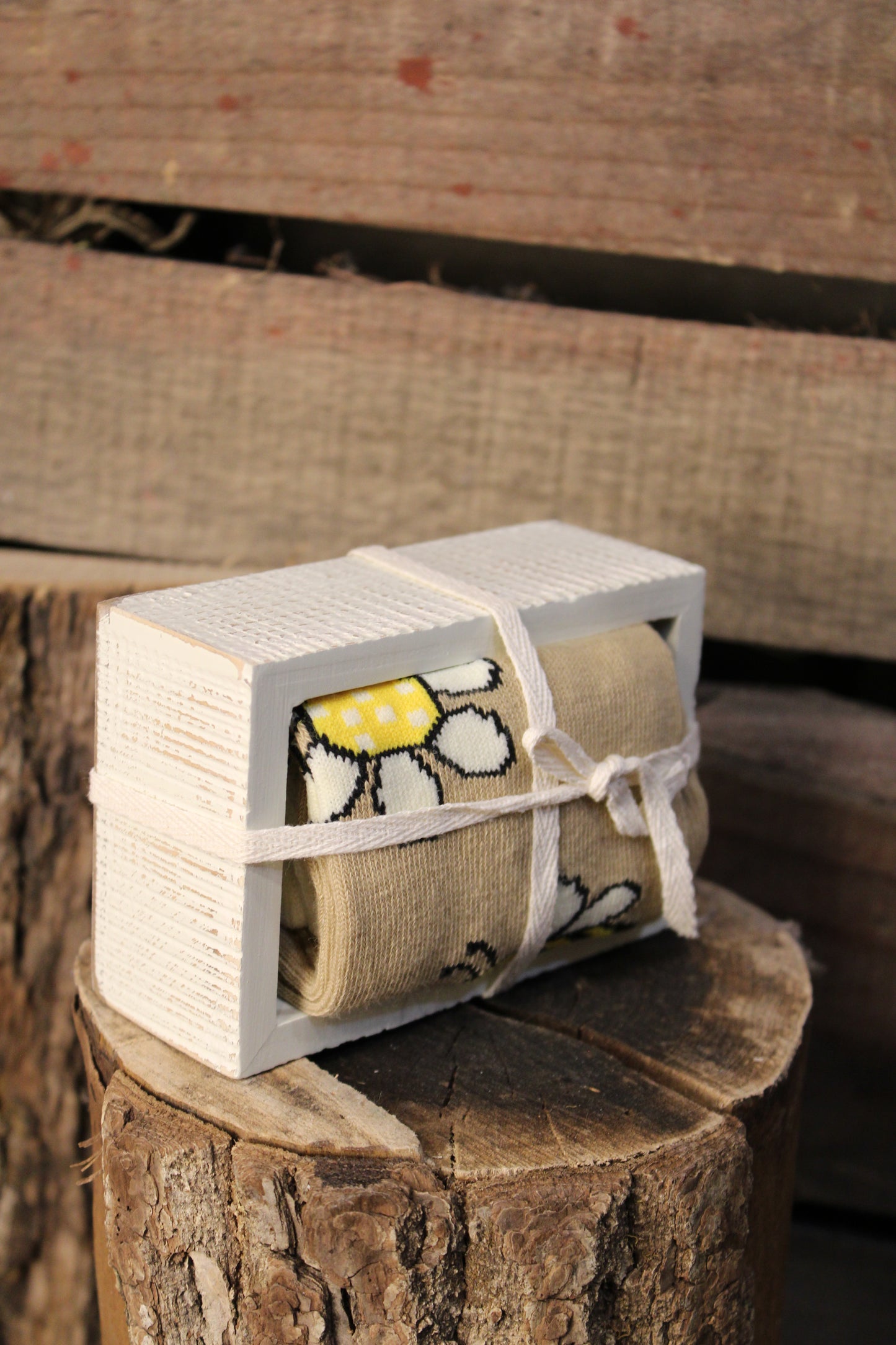 Bee You Box Sign & Sock Set