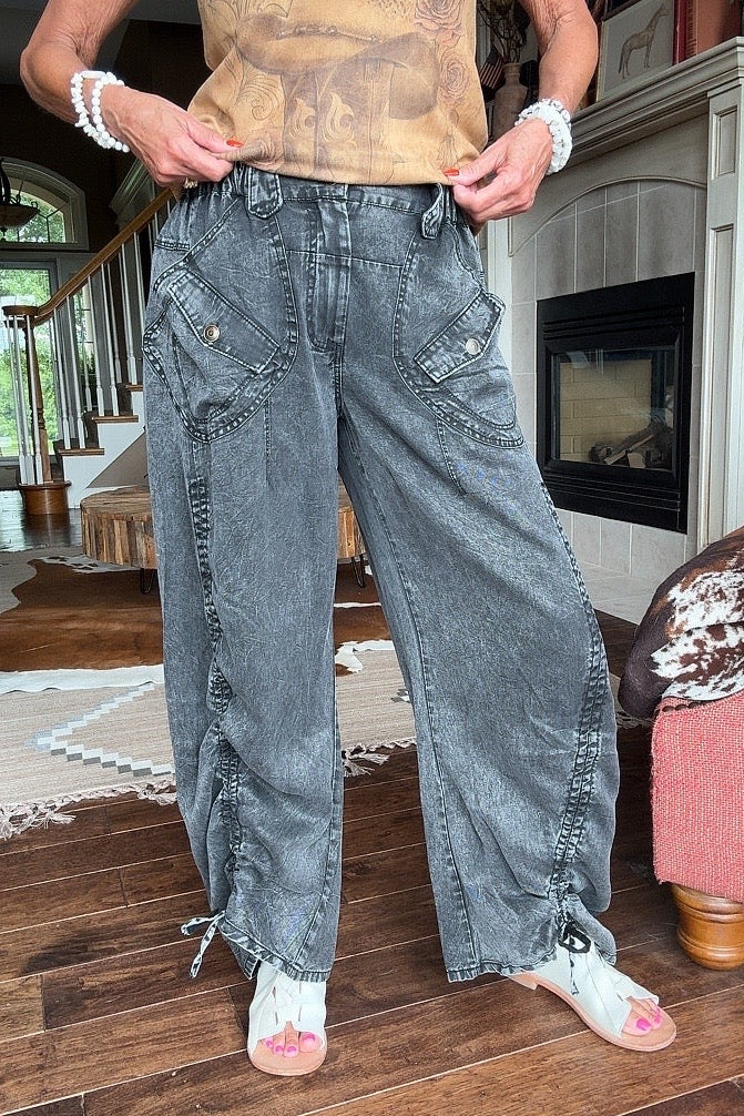 Memory Lane Black Capri Pants