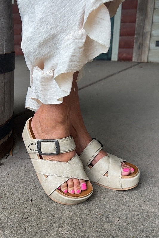 Iris Cloud Smooth Sandals