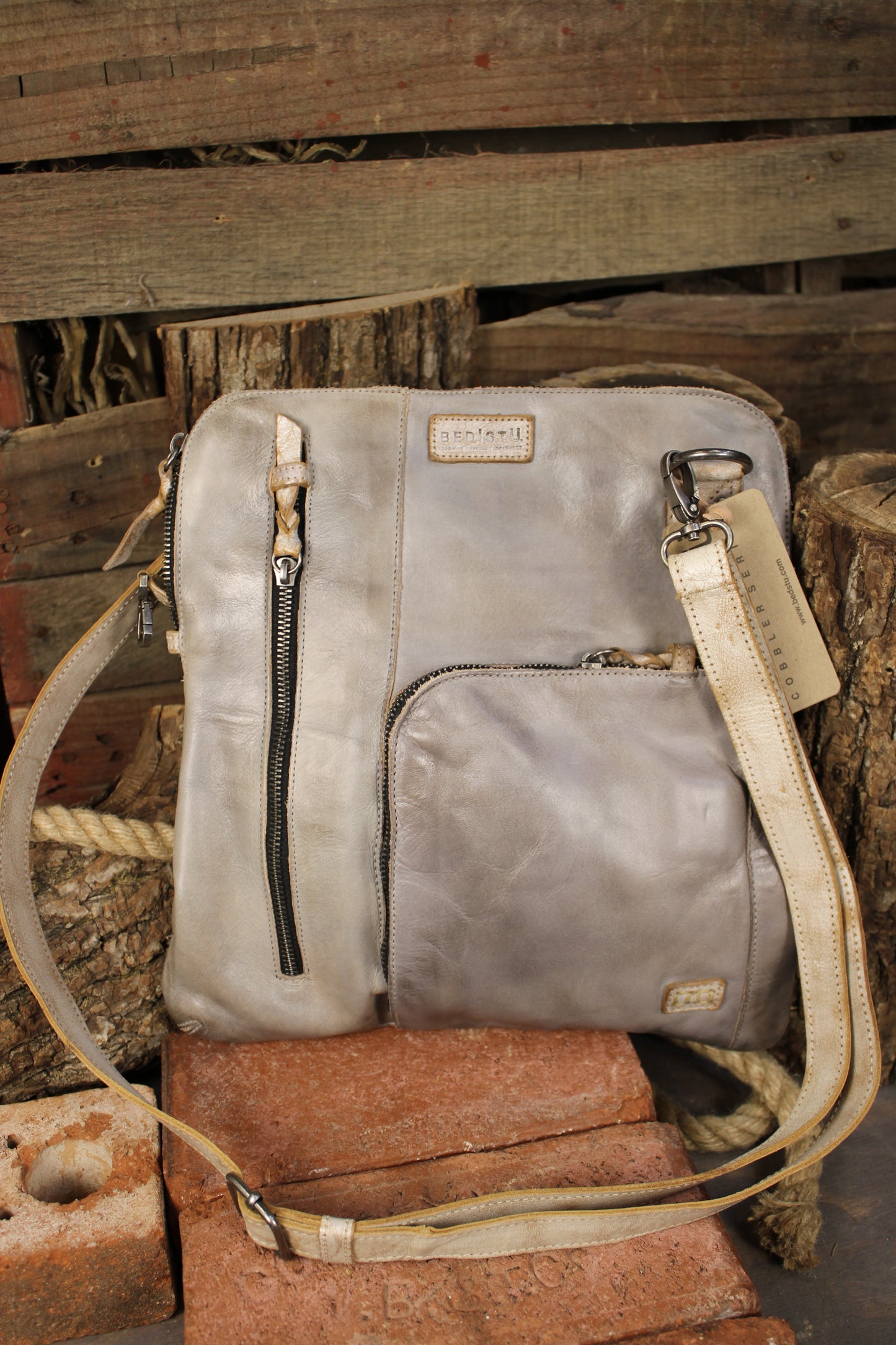 Bed|Stu Aiken Icicle Rustic Nectar Lux Handbag