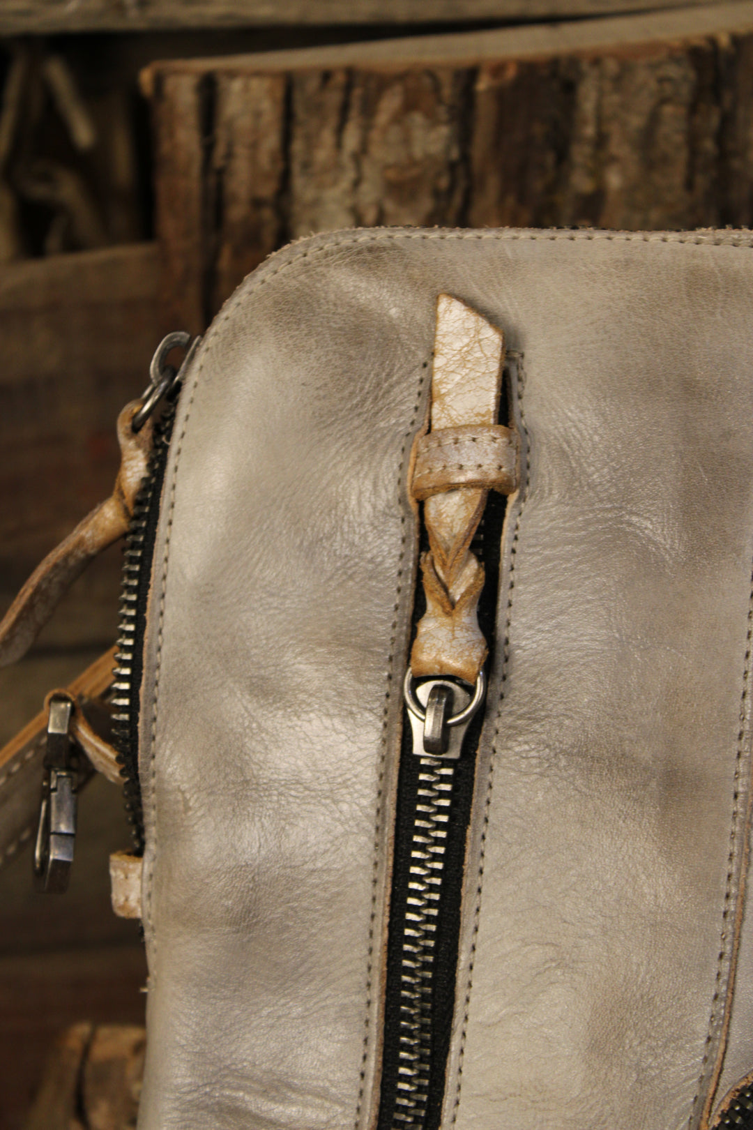 Bed|Stu Aiken Icicle Rustic Nectar Lux Handbag