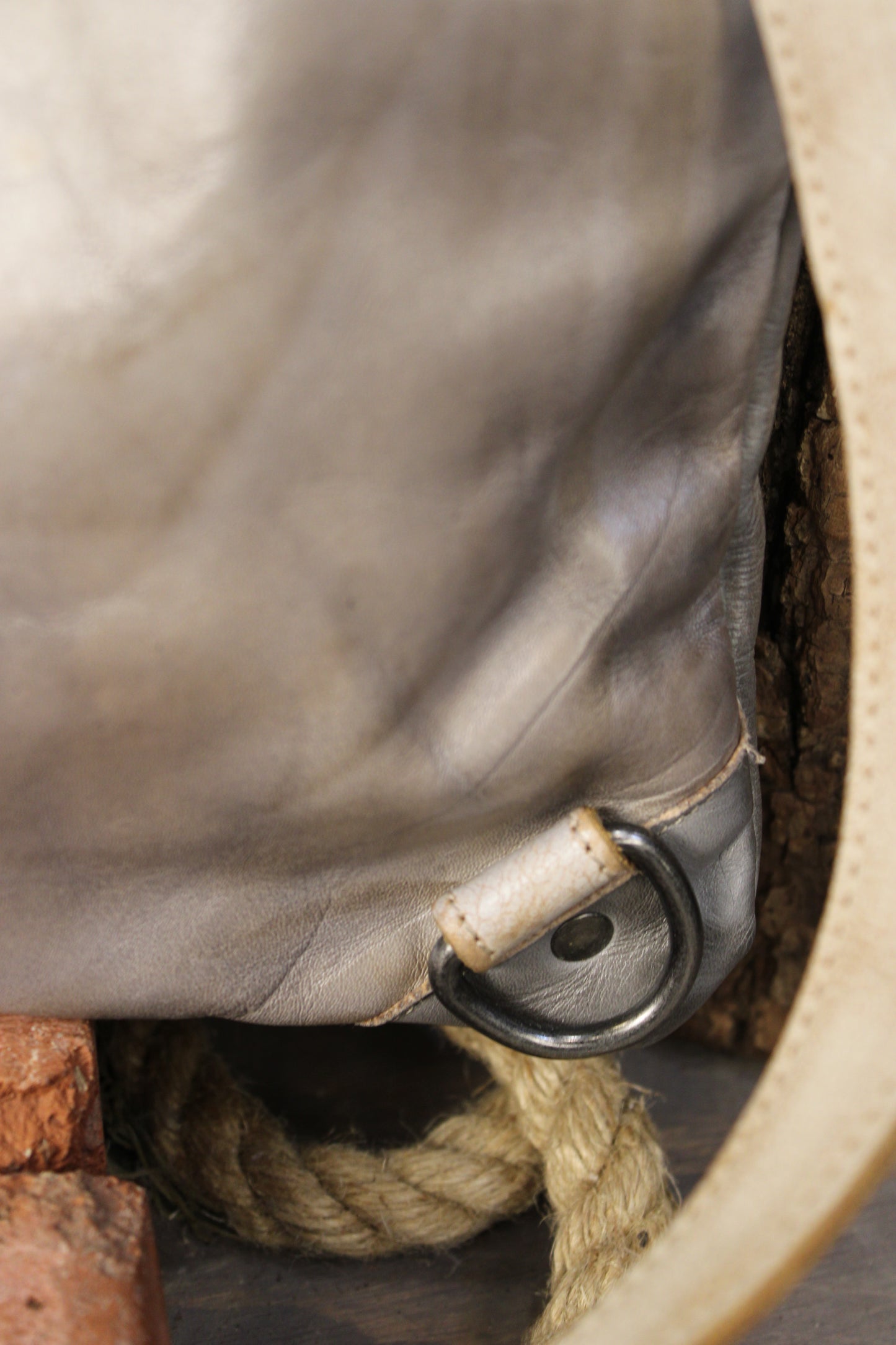 Bed|Stu Aiken Icicle Rustic Nectar Lux Handbag