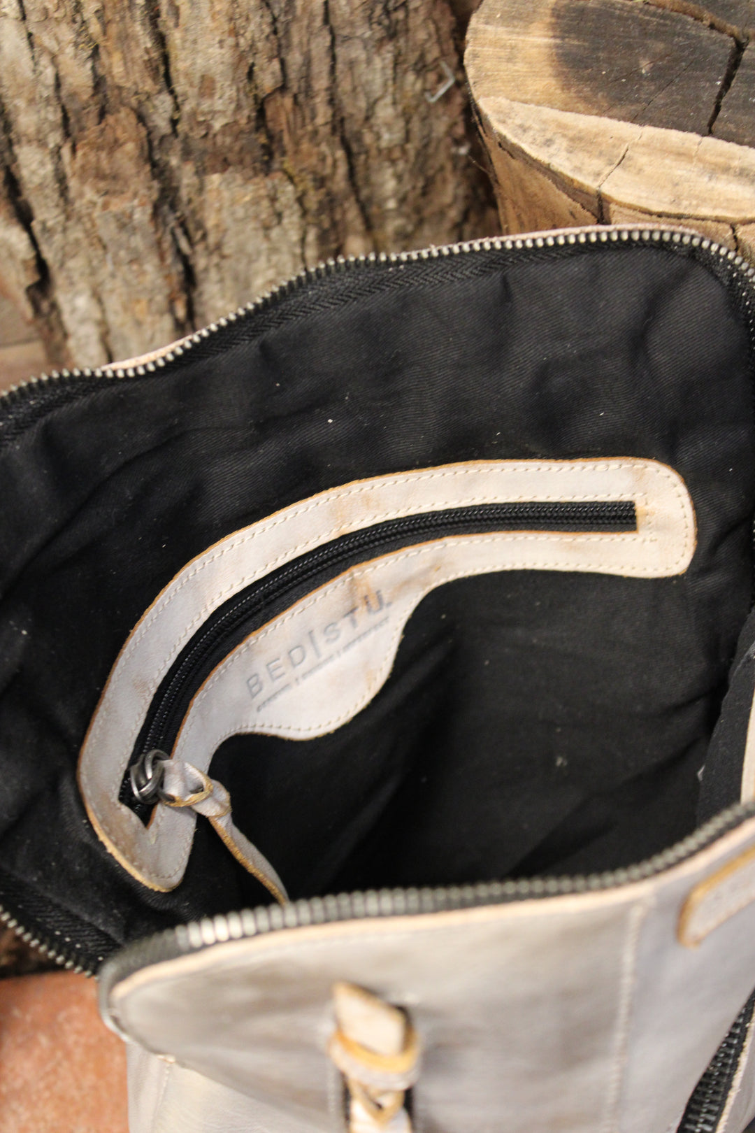 Bed|Stu Aiken Icicle Rustic Nectar Lux Handbag