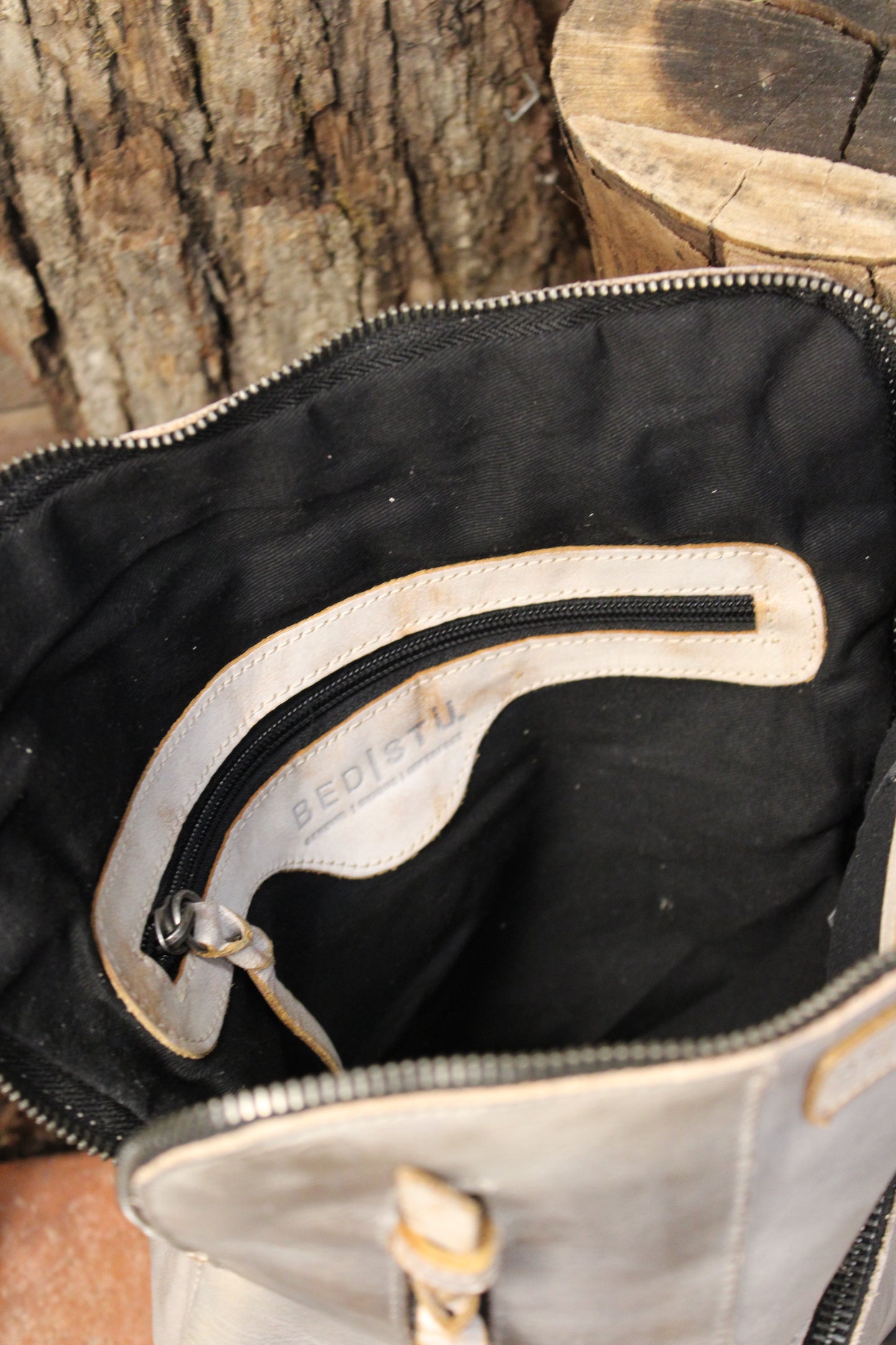 Bed|Stu Aiken Icicle Rustic Nectar Lux Handbag