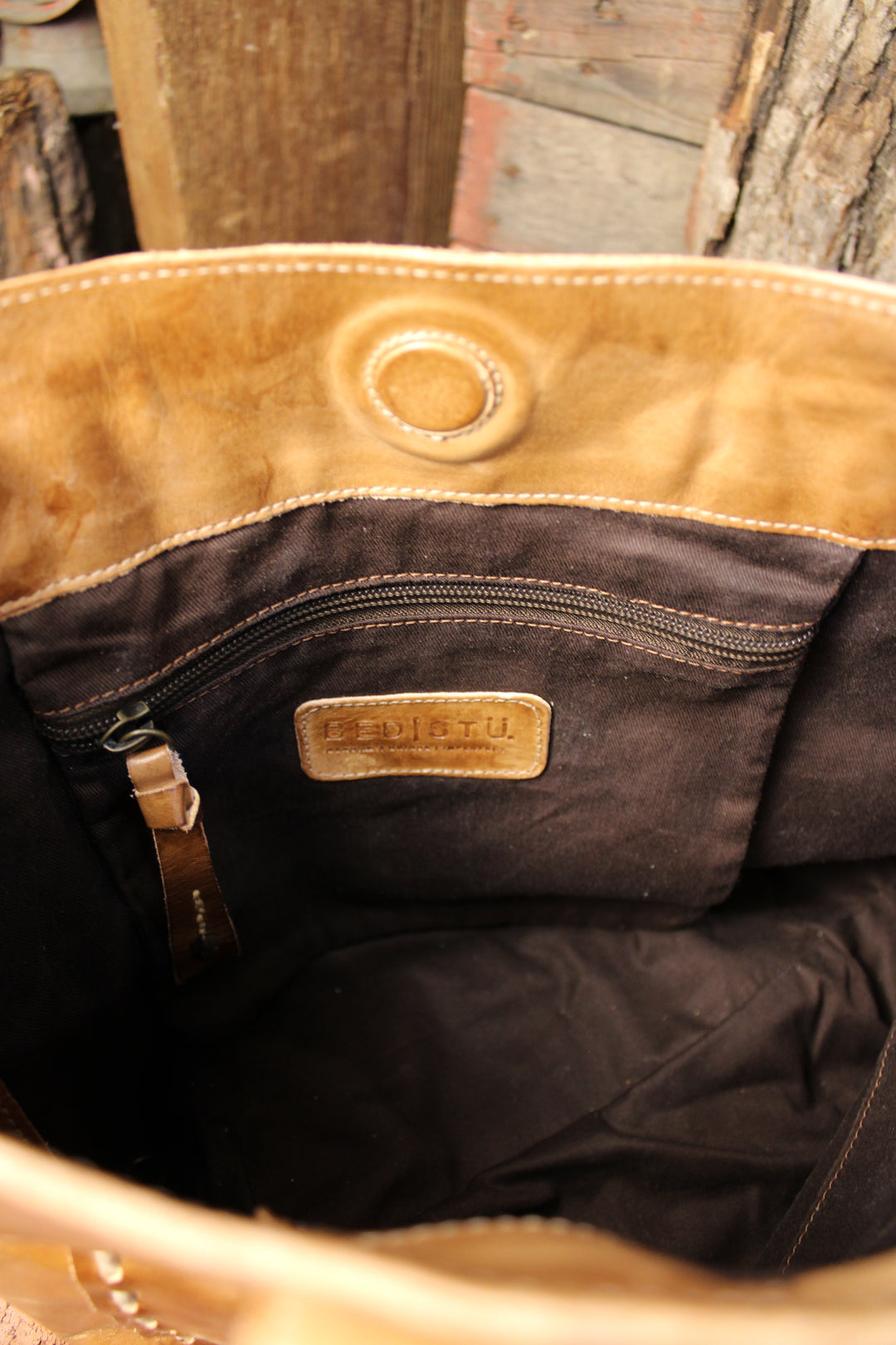 Bed|Stu Stevie Tan Rustic Handbag